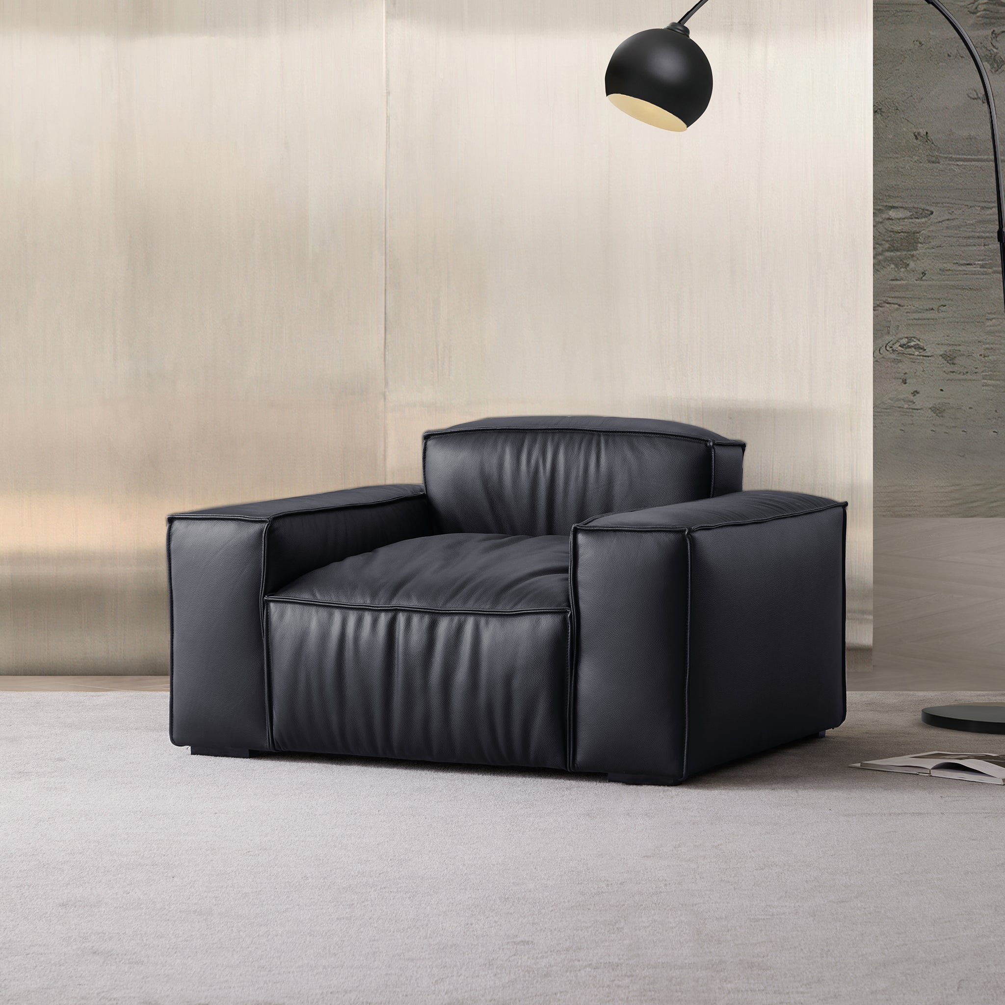 Fauteuil de luxe minimaliste en cuir noir