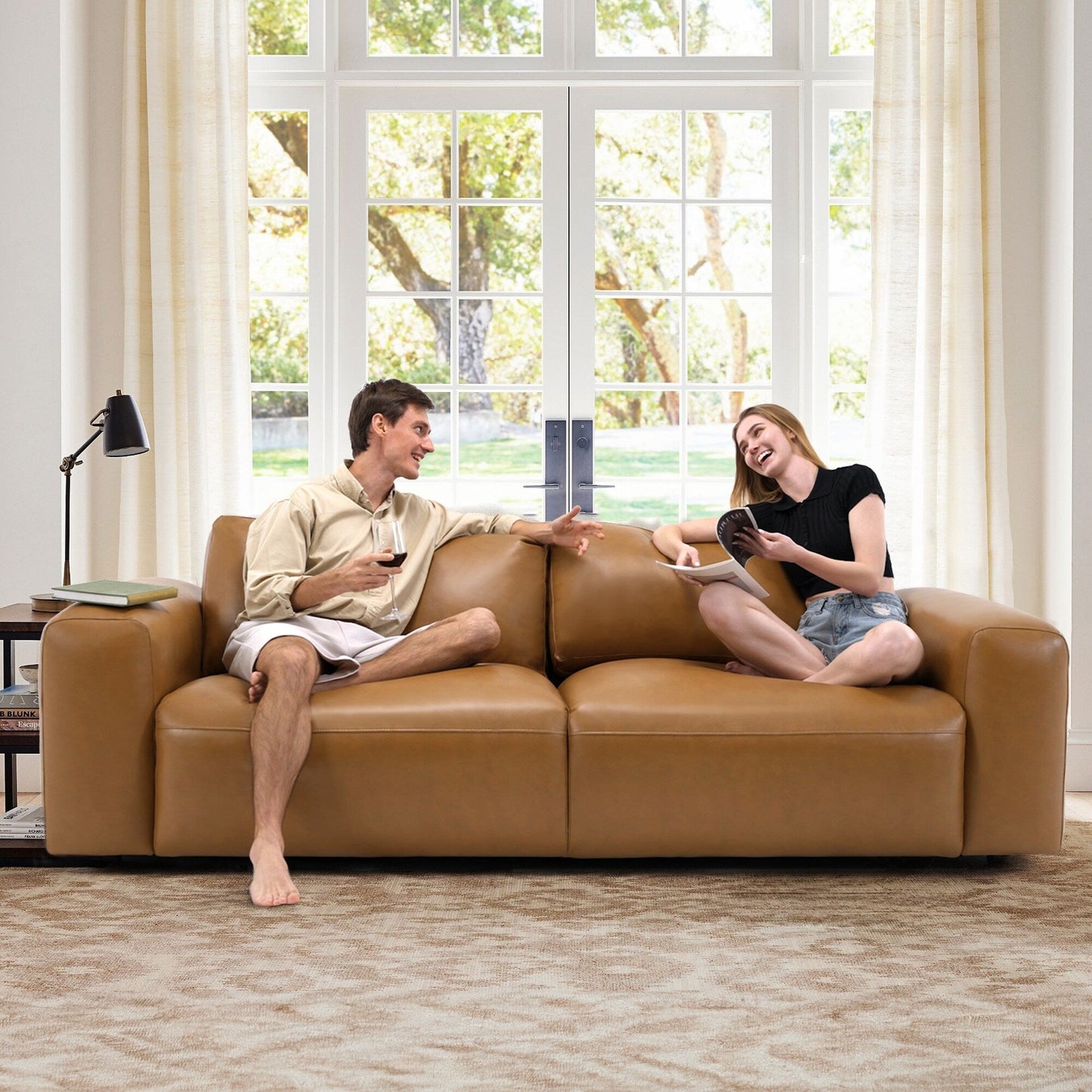 Canapé 3 places surdimensionné 95 cm - Assises extra profondes et accoudoirs larges, canapé en cuir PU garni de duvet pour salon et appartement