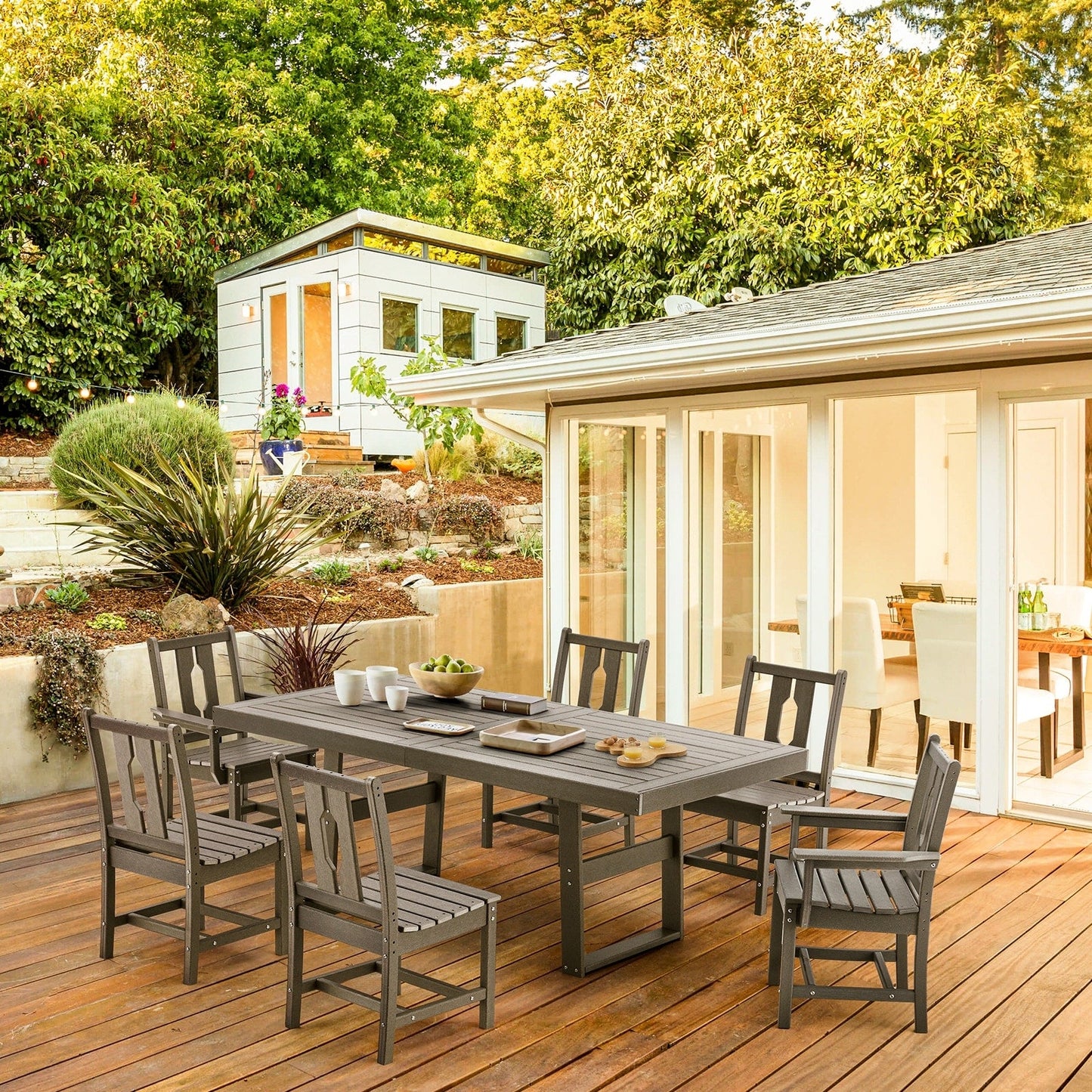 Ensembles de salle à manger d'extérieur polyvalents avec chaises pivotantes/pliantes, table à lattes en acier et table à manger en PEHD pour jardins et terrasses