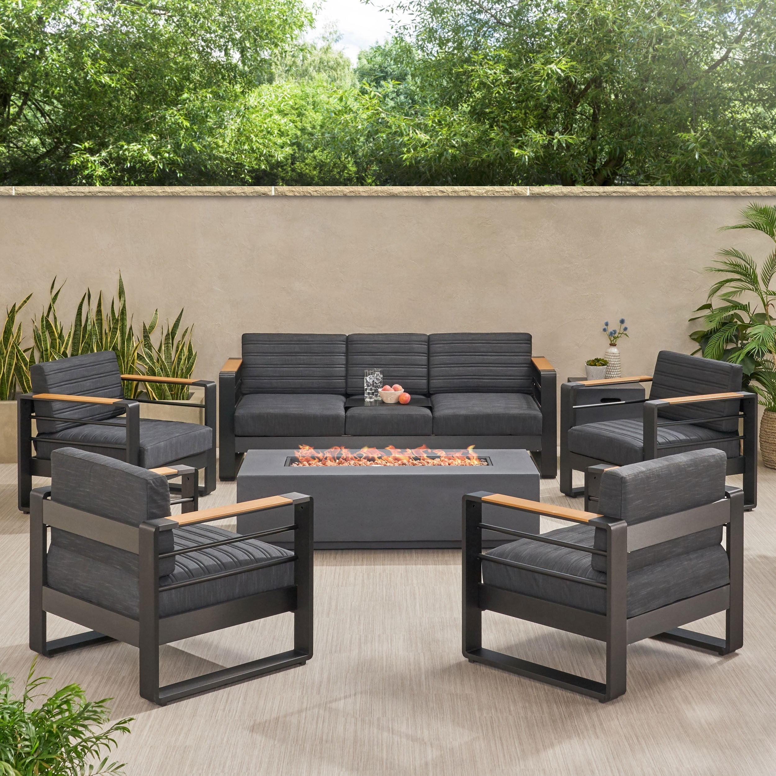 Salon de jardin Giovanna en aluminium 7 places avec foyer par Christopher Knight Home