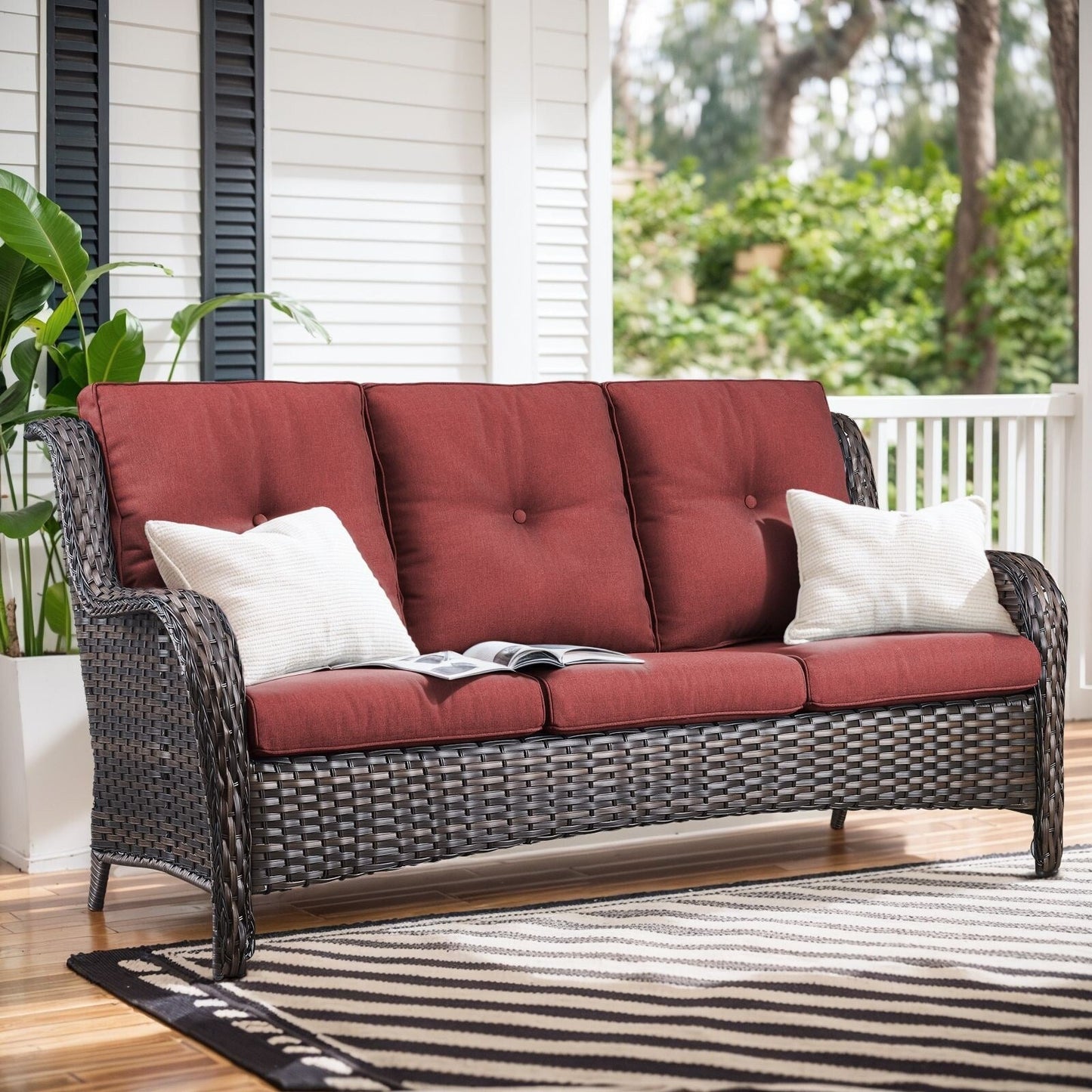 Ensemble de mobilier d'extérieur Gymojoy 4 pièces, 2 fauteuils pivotants, un canapé 3 places et une table avec foyer de 55 000 BTU