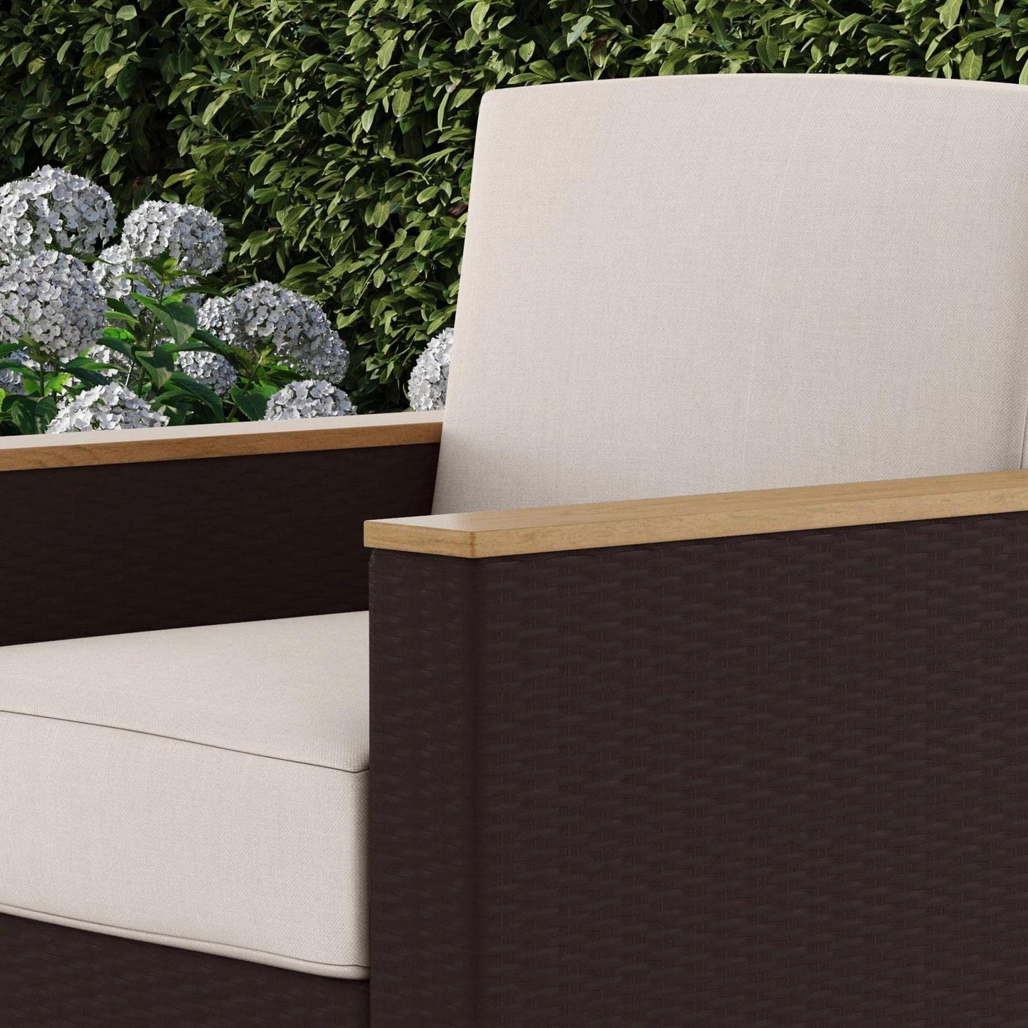 Ensemble de 4 fauteuils et poufs d'extérieur en rotin Palm Springs avec coussins par Homestyles