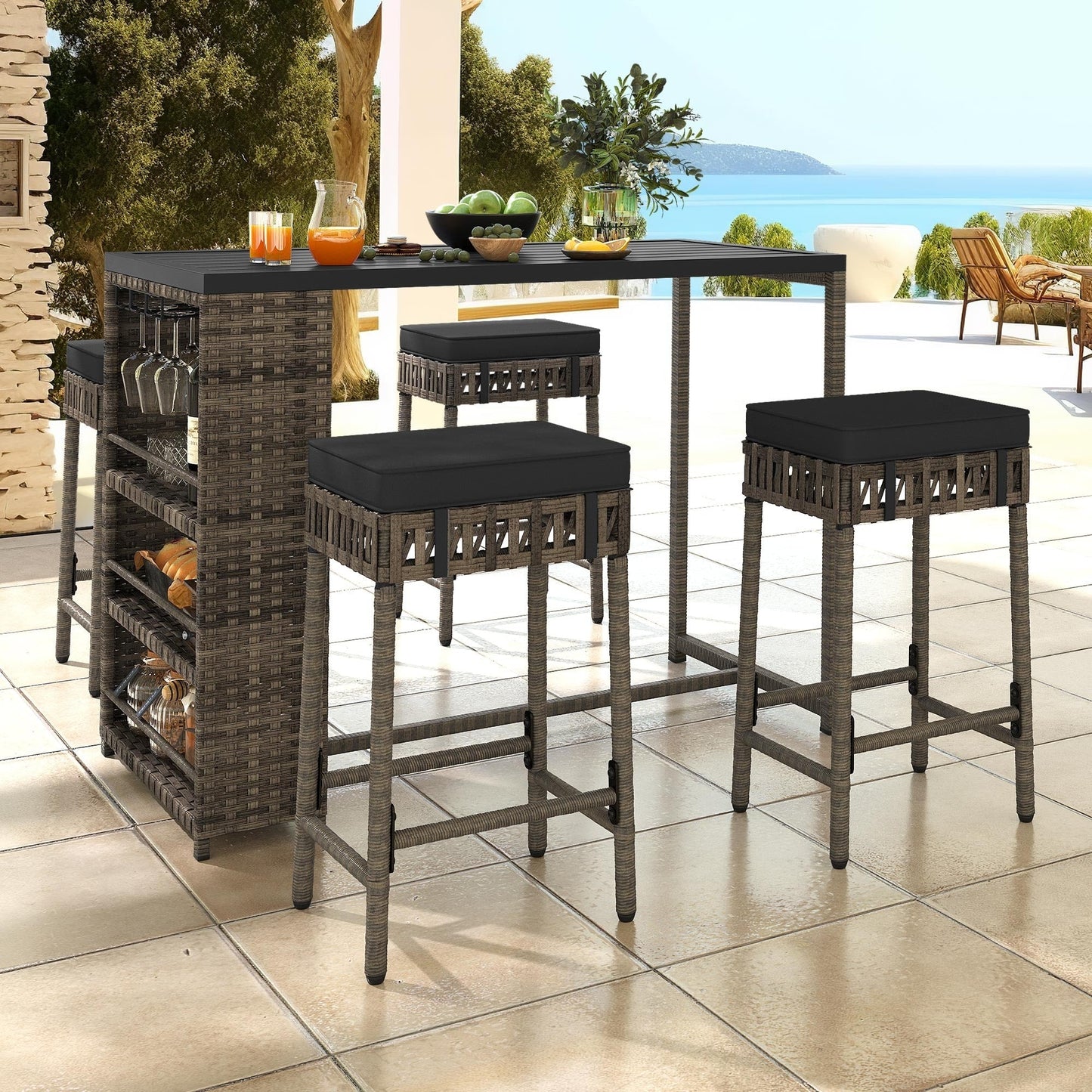 Ensemble de bar en rotin et osier Moasis 5 pièces, mobilier de salle à manger de patio avec porte-verres à vin et 4 tabourets de bar rembourrés