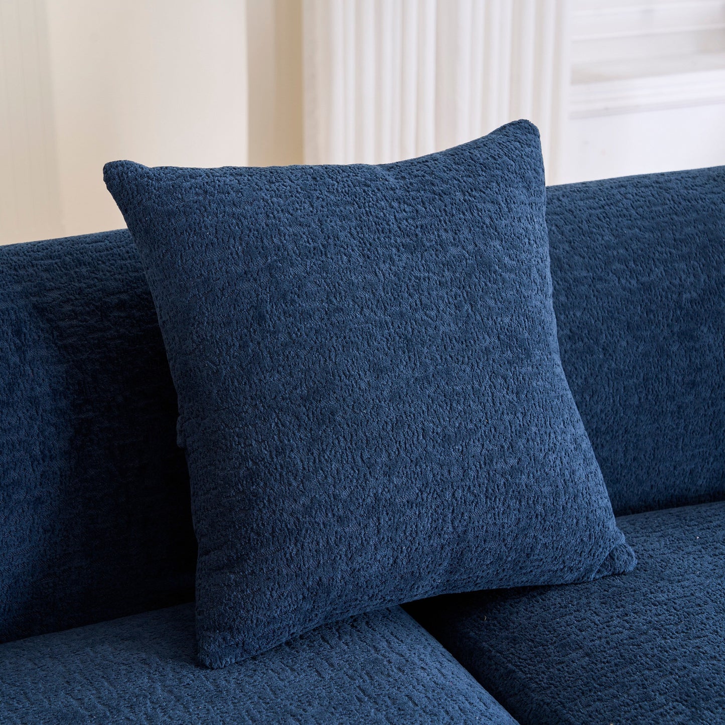 Canapé modulaire moderne en forme de L en chenille avec méridienne incurvée et 4 coussins pour le salon