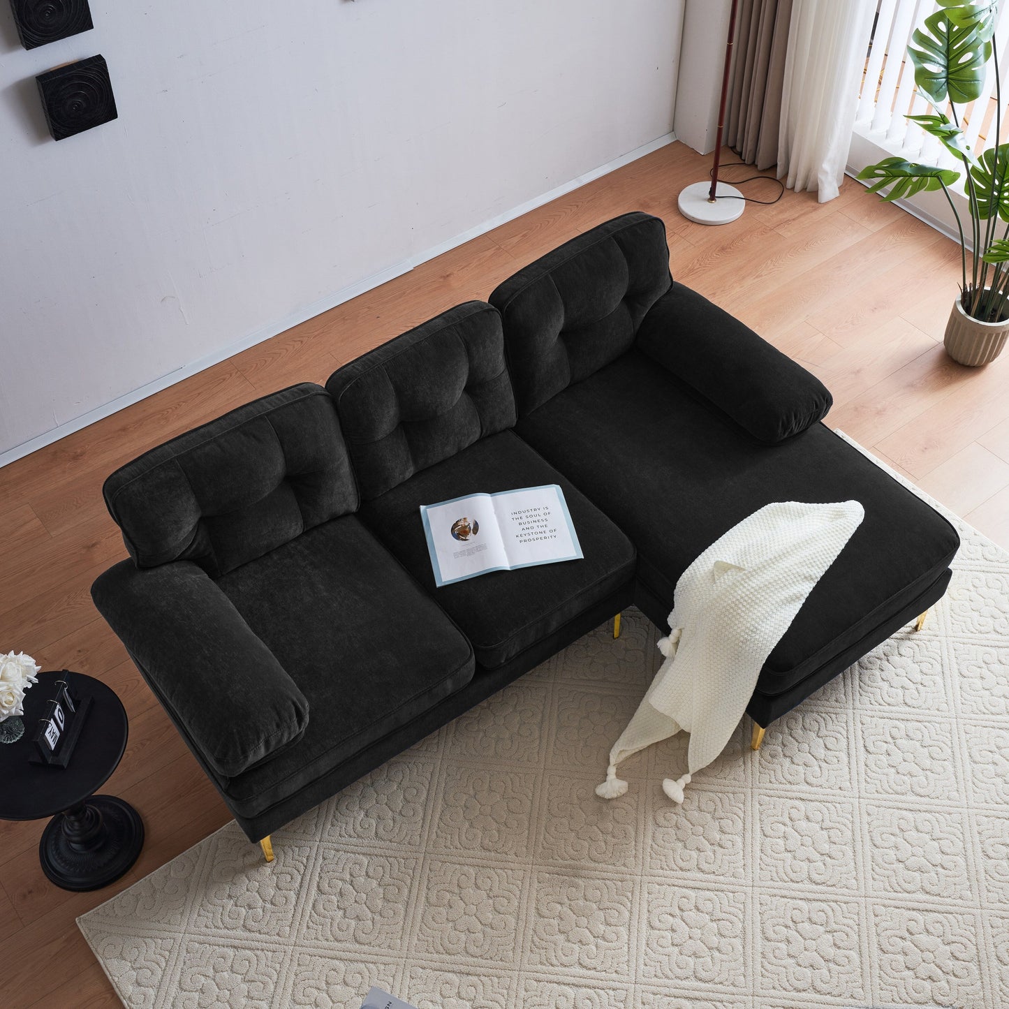 Canapé sectionnel moderne en velours en forme de L avec pieds en métal et dossier large pour salon et chambre à coucher