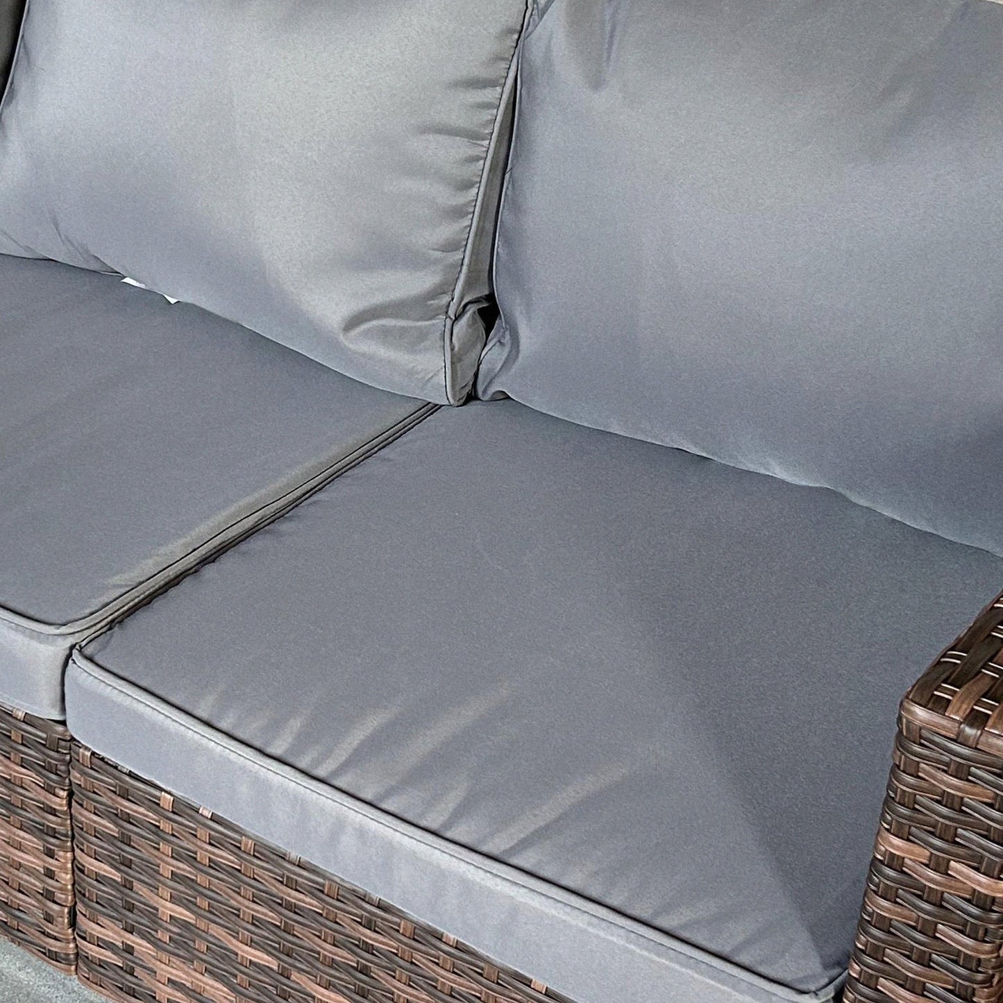 Ensemble de meubles de jardin Outsunny 5 pièces avec coussins, salon de jardin avec canapé trois places en rotin, chaises et repose-pieds