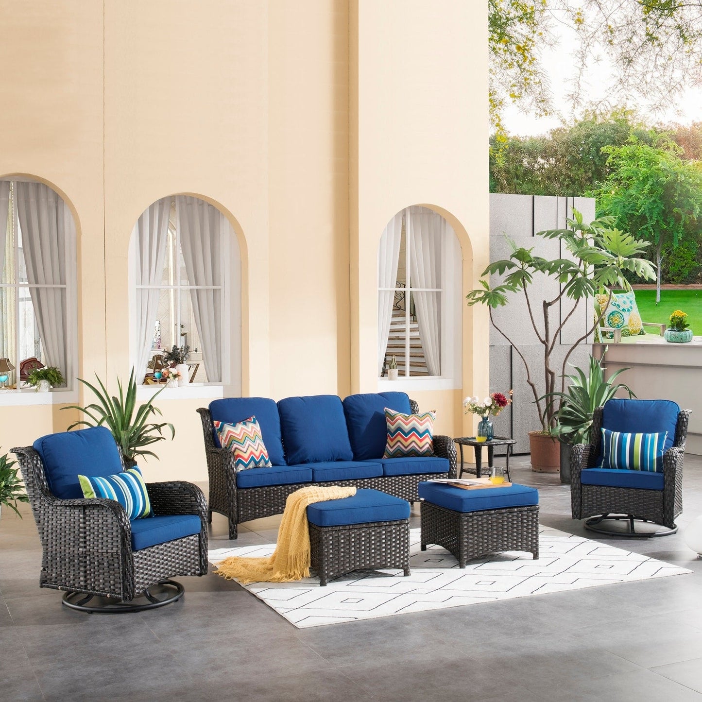 Ensemble de conversation en osier OVIOS 6 pièces avec chaises pivotantes