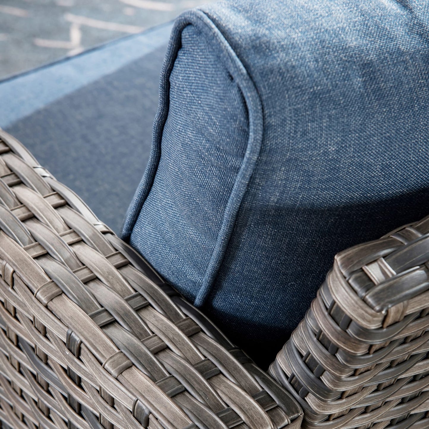 Ensemble de canapés de patio OVIOS 6 pièces en osier avec chaises berçantes pivotantes