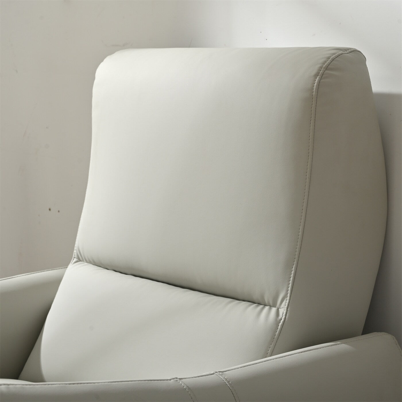 Fauteuil inclinable électrique en cuir PU avec port USB-C et capacité de charge de 150 kg