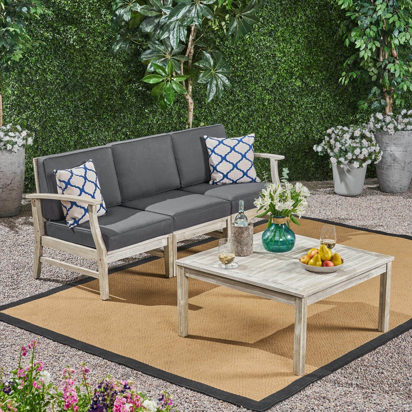 Ensemble canapé et table d'extérieur Perla en acacia, 4 pièces, rembourré, par Christopher Knight Home