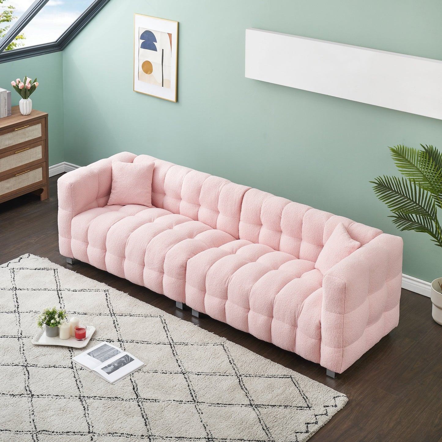 Canapé 4 places rose en polaire Teddy de 259 cm avec coussins décoratifs et pieds en métal