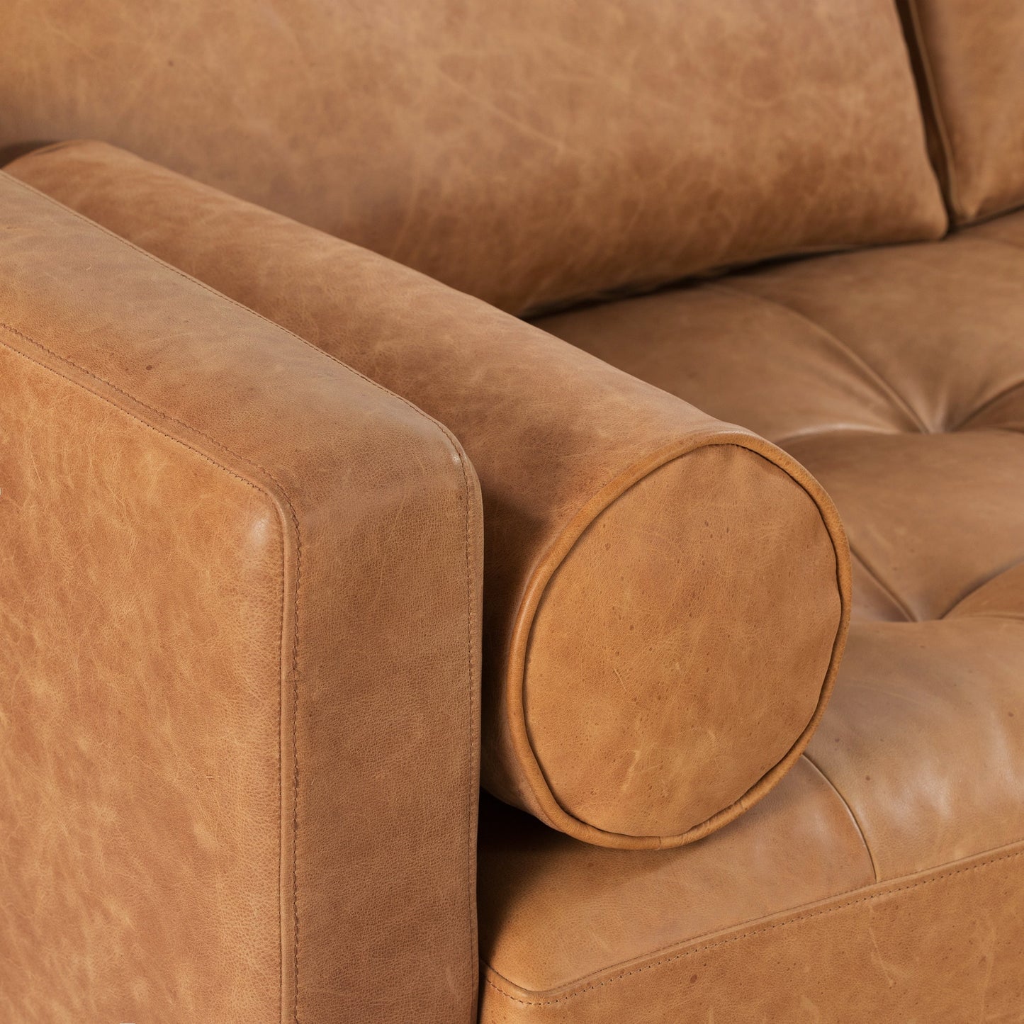 Canapé d'appartement Poly & Bark Napa 72 - Cuir italien véritable pleine fleur