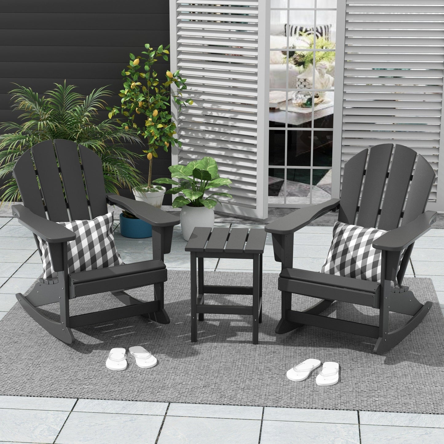 Chaises à bascule d'extérieur Polytrends Laguna en PEHD toutes saisons avec table d'appoint (ensemble de 3 pièces)
