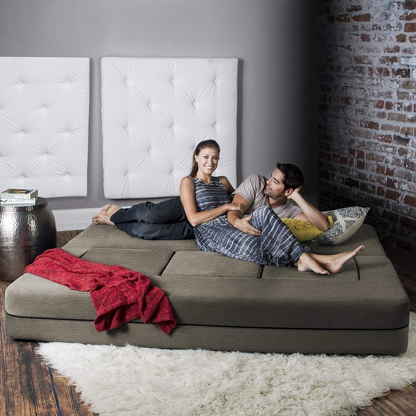 Canapé-lit convertible California King et poufs Porch & Den