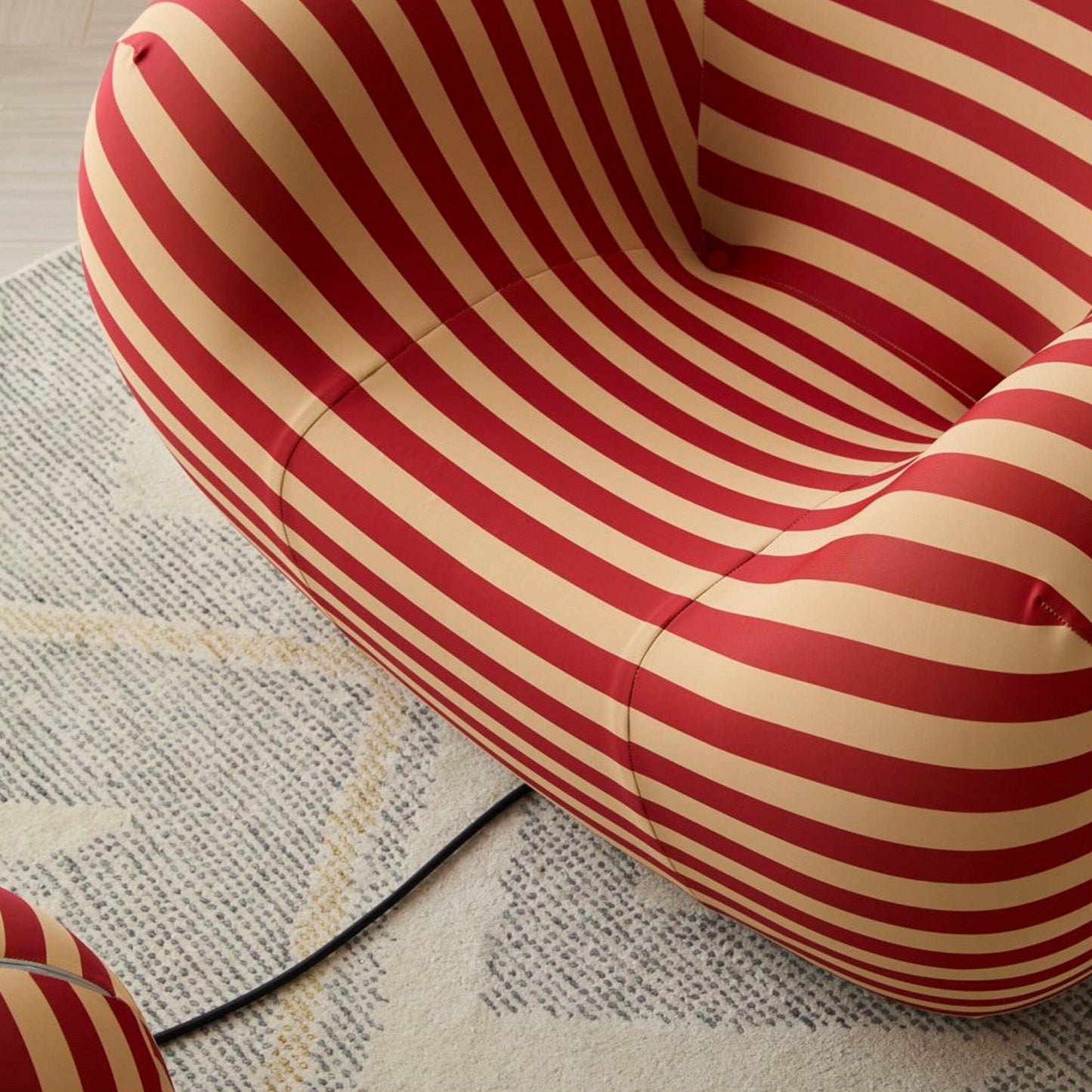 Canapé incurvé en tissu Romision avec accoudoirs inclinés