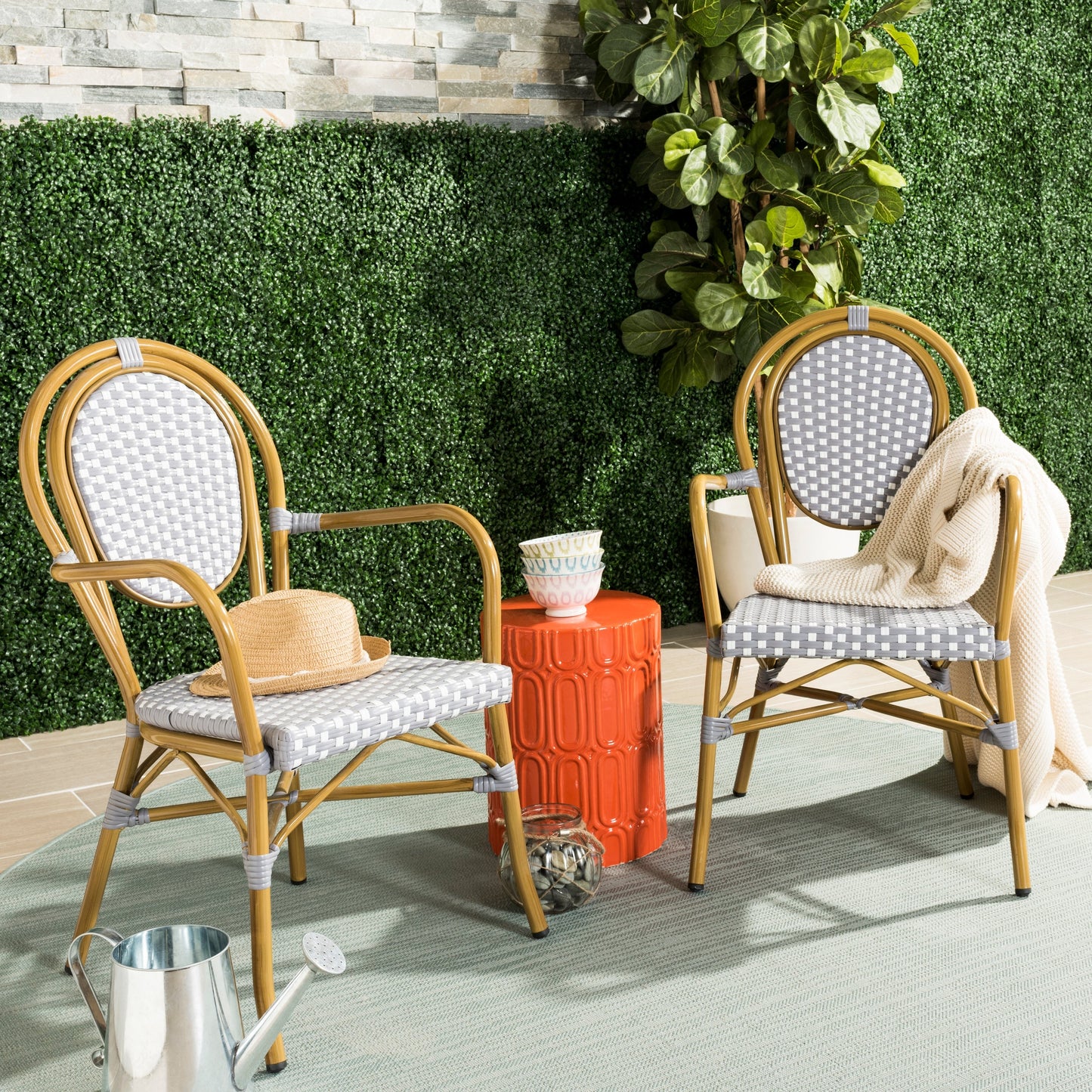 Chaises empilables Felicity French Bistro de SAFAVIEH (lot de 2) - 20 L x 35 P x 24 H