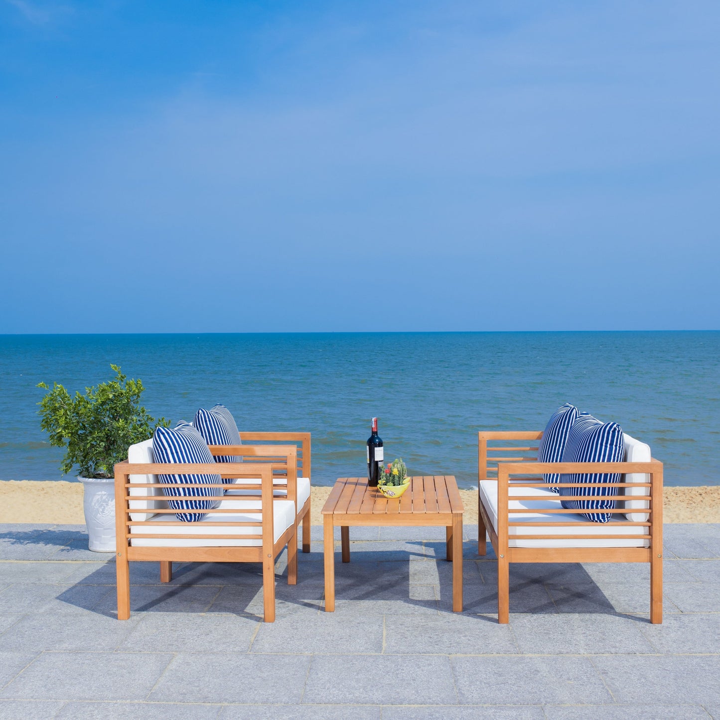 Ensemble de salon de jardin Alda 4 pièces SAFAVIEH avec coussins décoratifs – 51 L x 26 P x 26 H