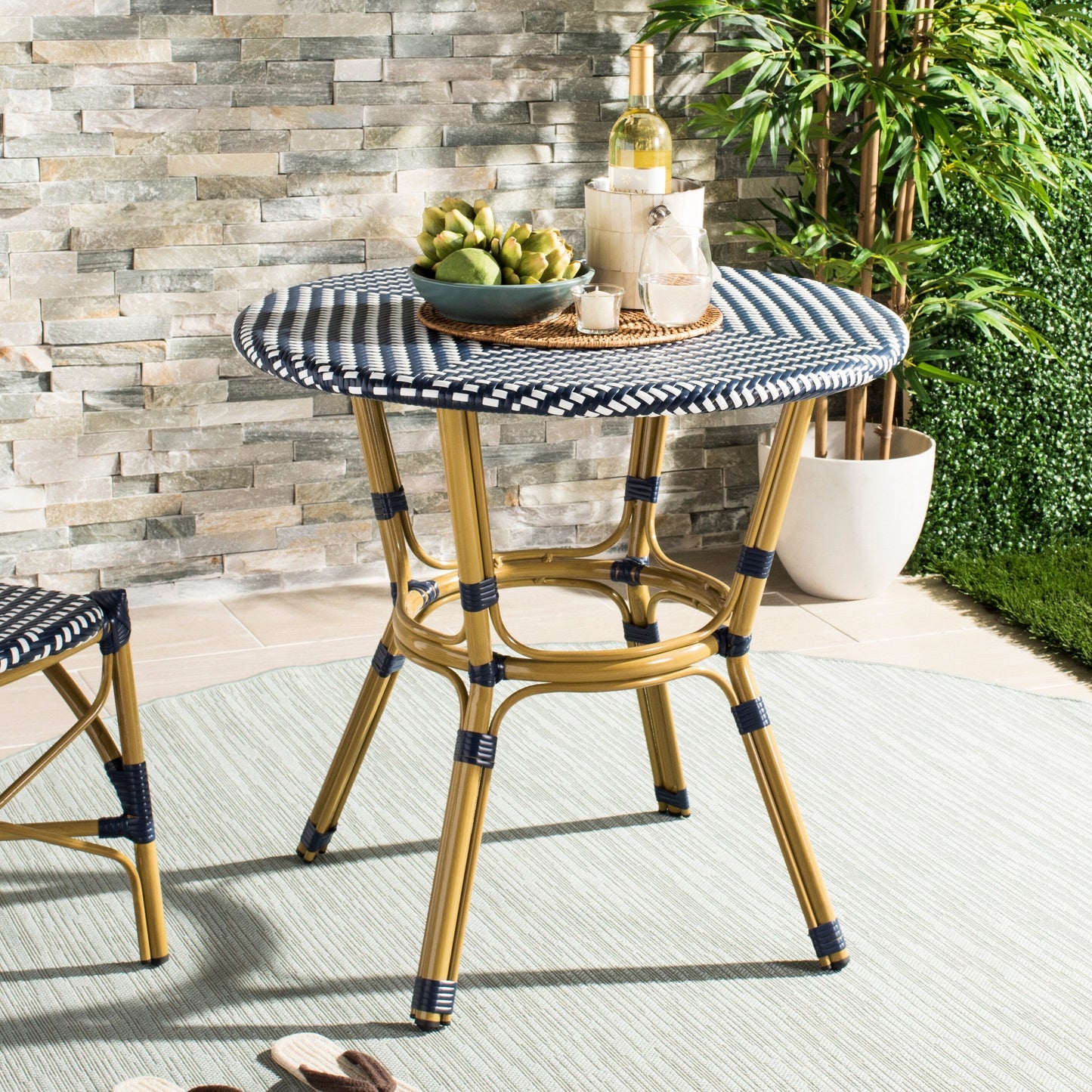 Table de bistrot d'extérieur en rotin SAFAVIEH Reanna (entièrement assemblée) - 32 L x 32 P x 30 H