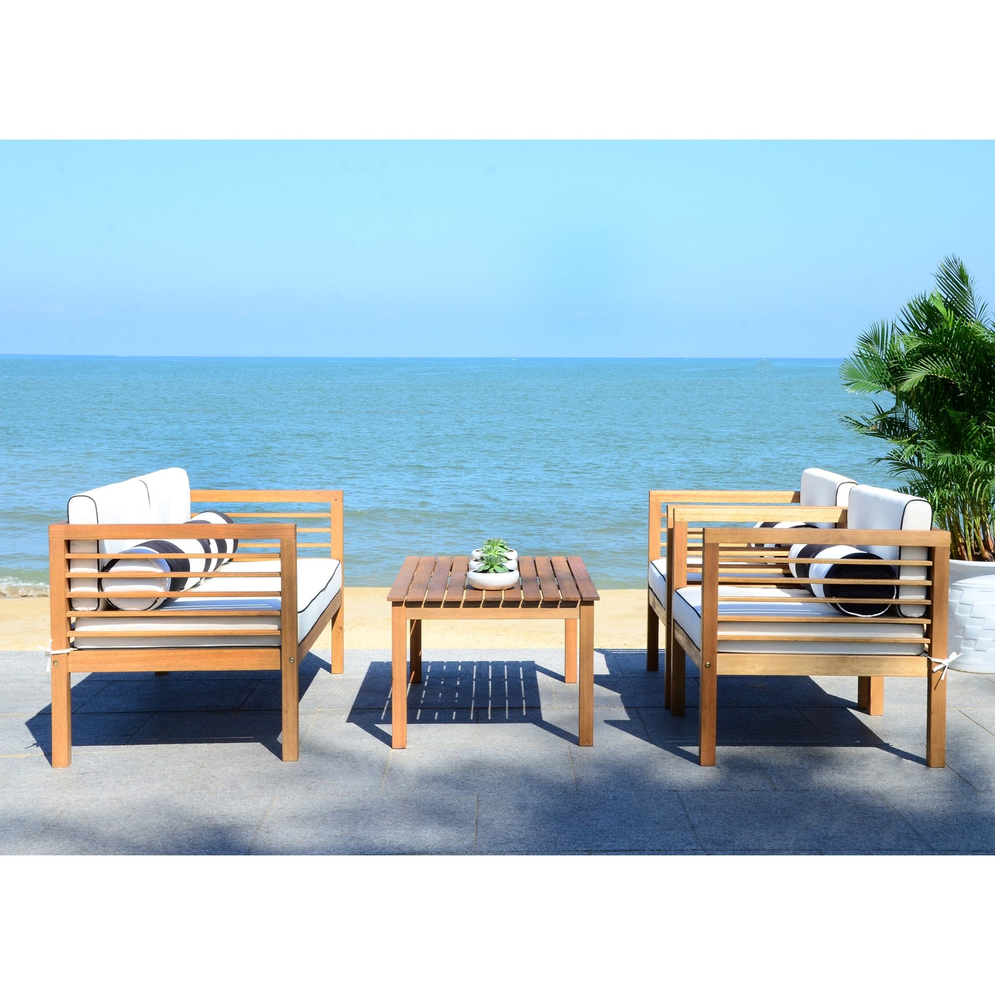 Ensemble de jardin d'extérieur SAFAVIEH Yoselin 4 pièces avec coussin décoratif – 51 L x 26 P x 26 H