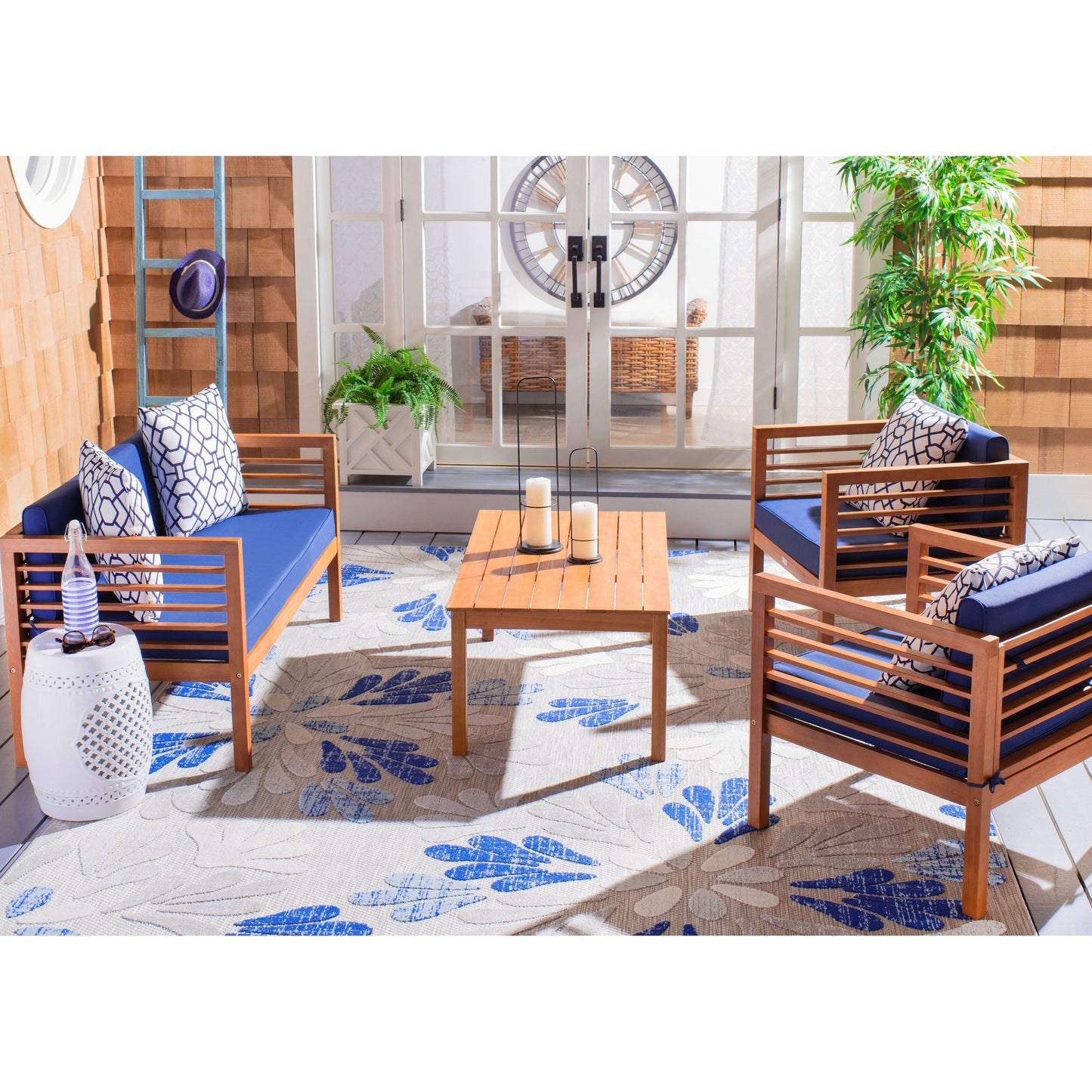 Ensemble de jardin d'extérieur SAFAVIEH Yoselin 4 pièces avec coussin décoratif – 51 L x 26 P x 26 H