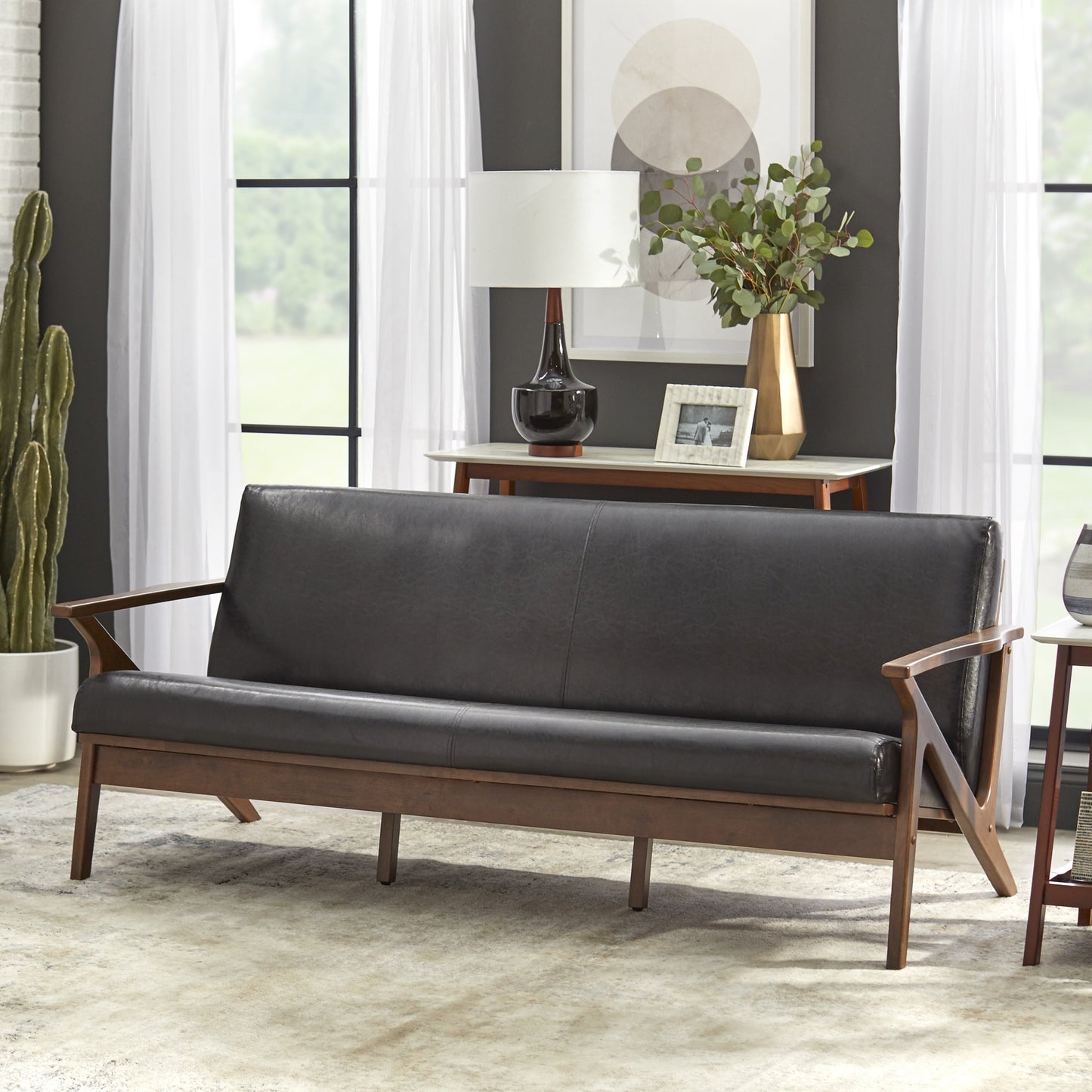 Canapé en bois massif Bianca de style Mid-Century de Simple Living