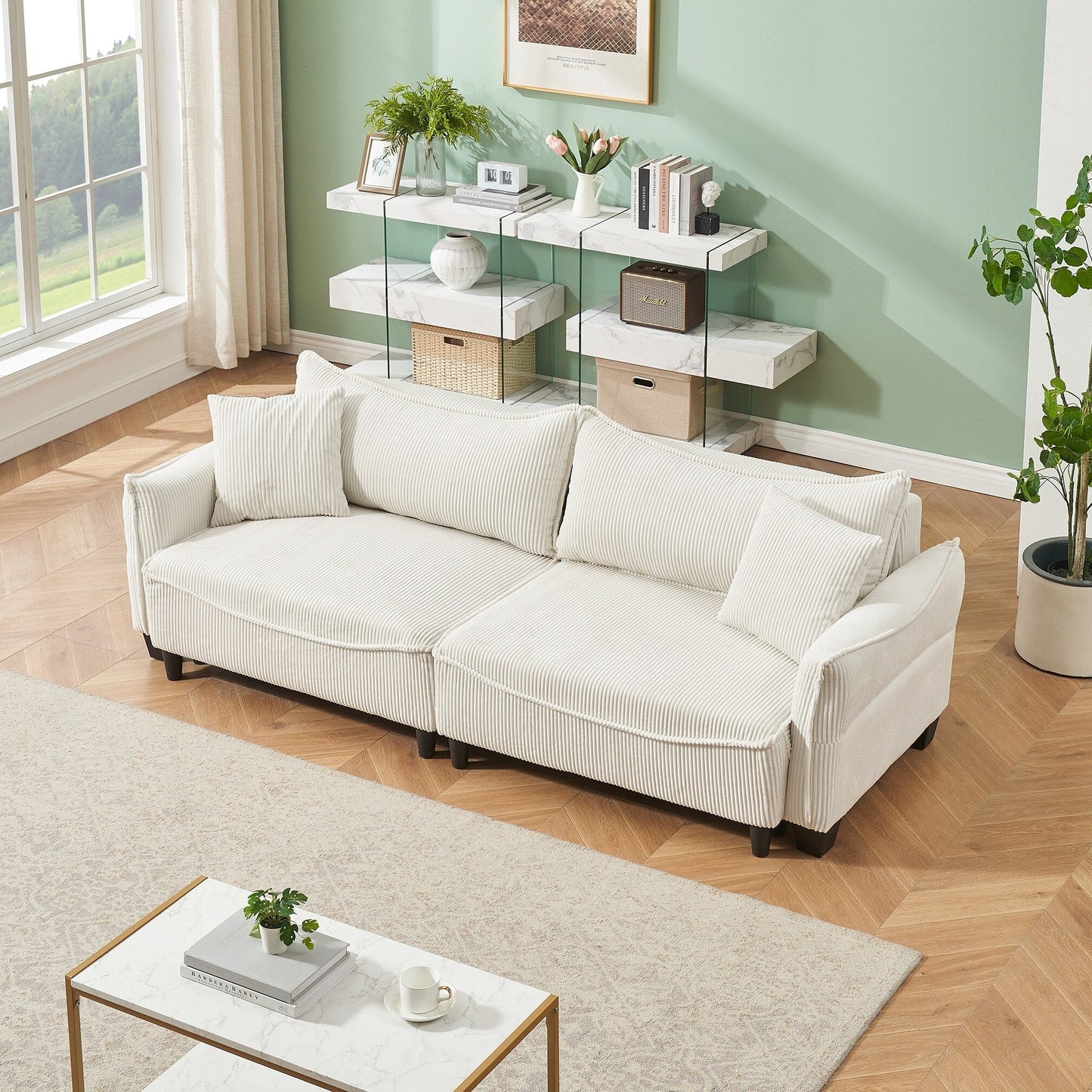 Le canapé peut être converti en canapé-lit avec deux coussins décoratifs