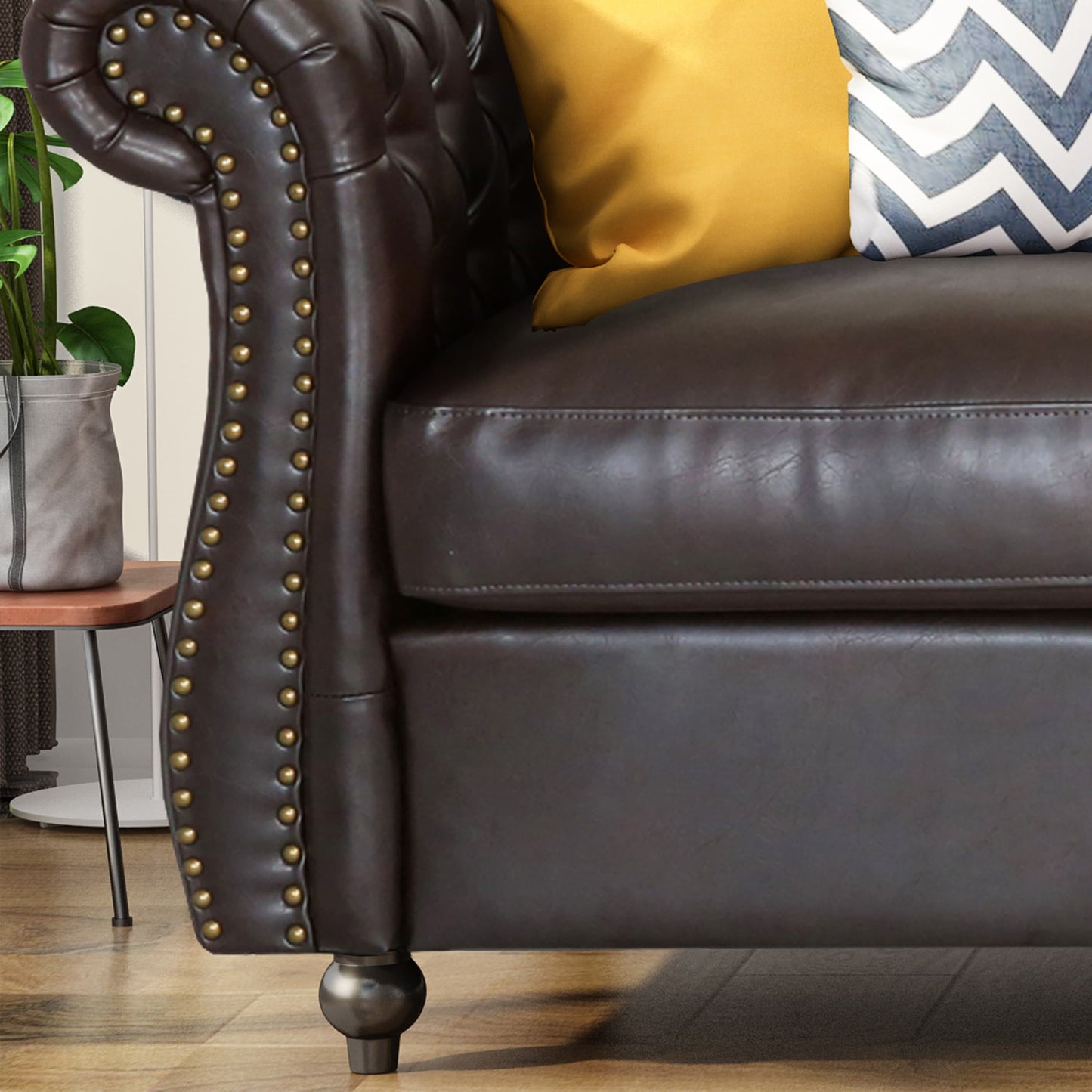 Canapé Chesterfield Somerville capitonné en similicuir avec accoudoirs en volutes par Christopher Knight Home