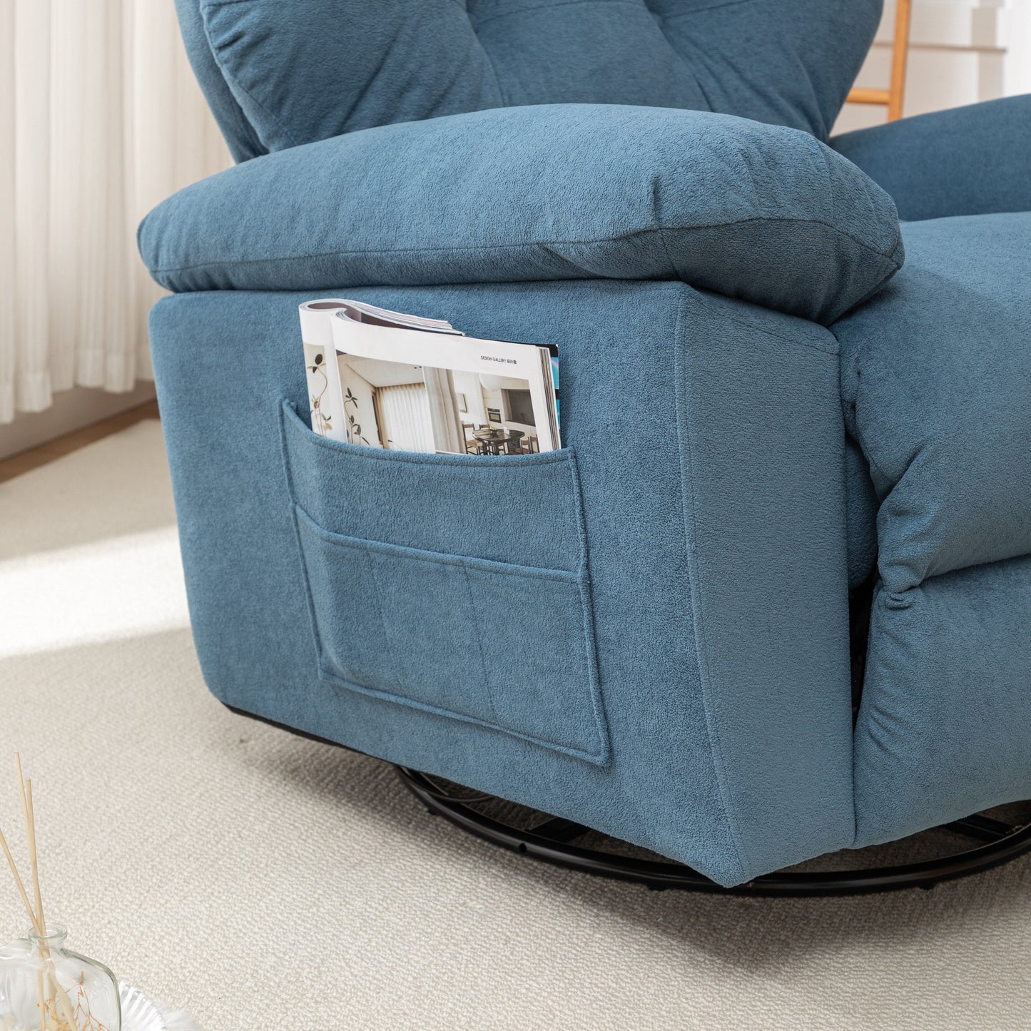 Fauteuil inclinable pivotant avec rembourrage en polaire synthétique douce, confort généreux, fonction planeur, poche latérale, dossier réglable