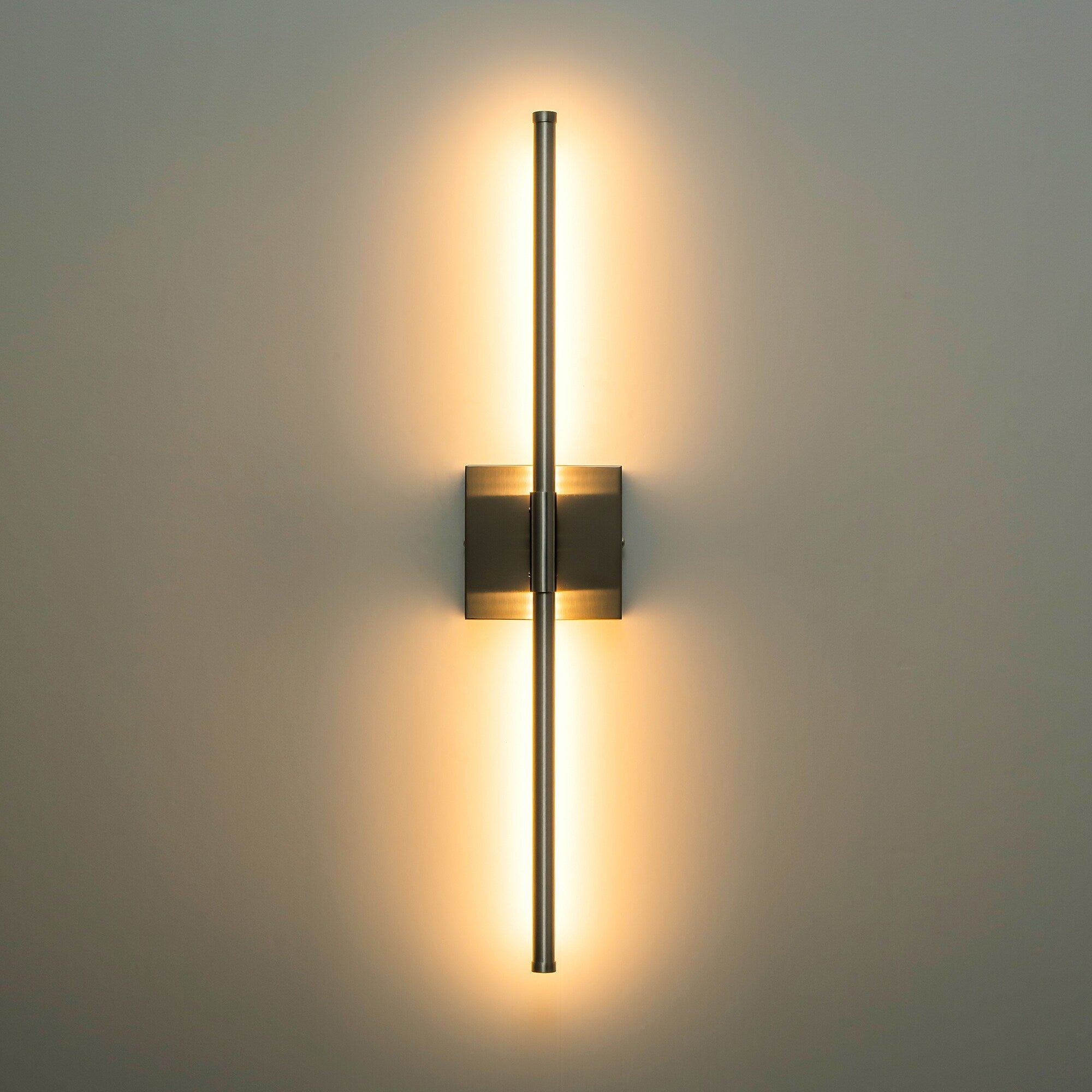 Applique murale de salle de bain à 1 lumière, linéaire et moderne, à intensité variable, à DEL intégrée, de 23,6 po