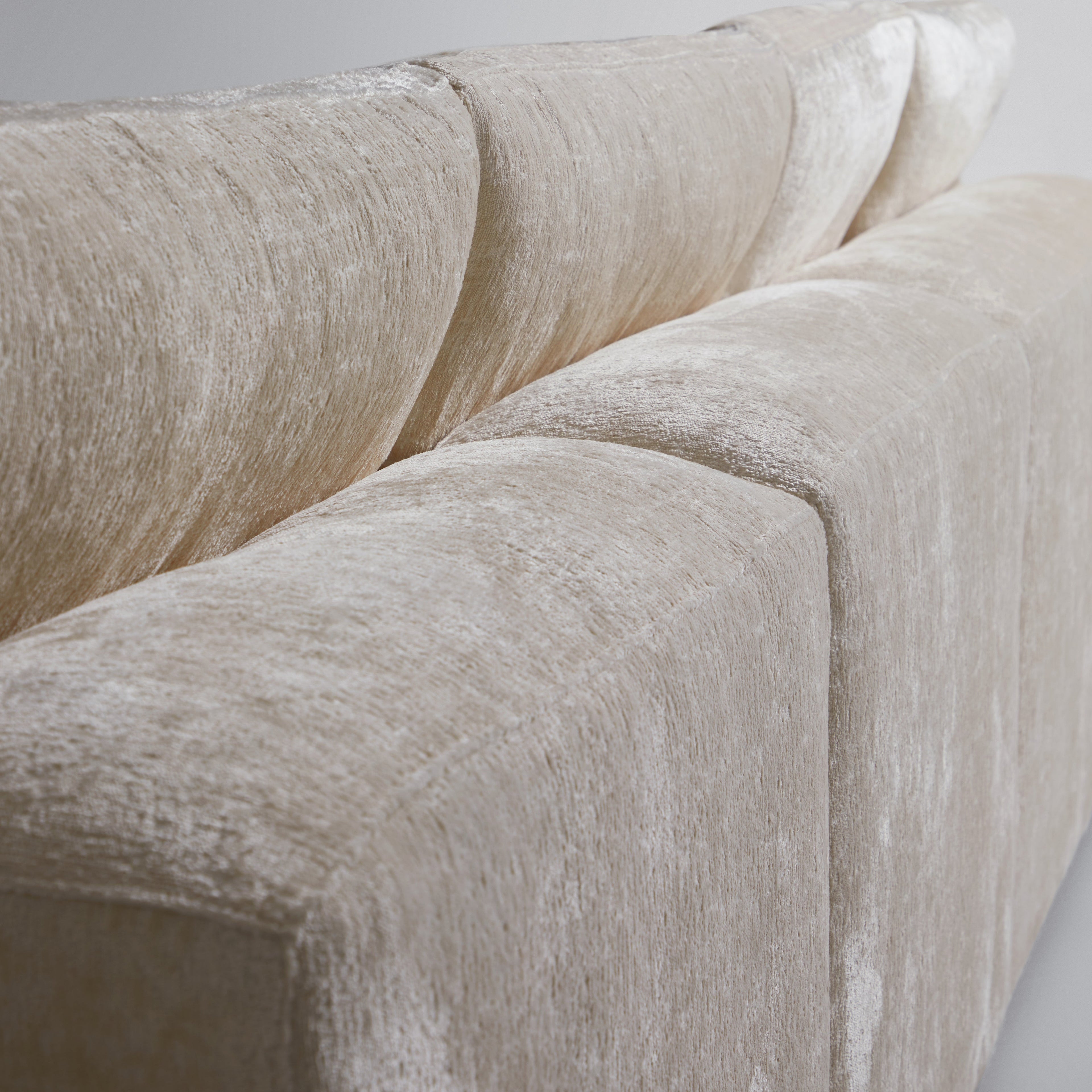 Le canapé et le pouf gris Empress