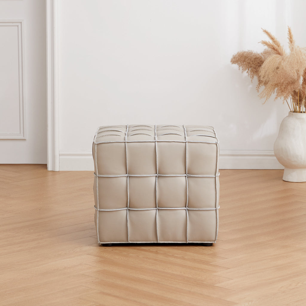 Pouf cube capitonné en cuir Monarch