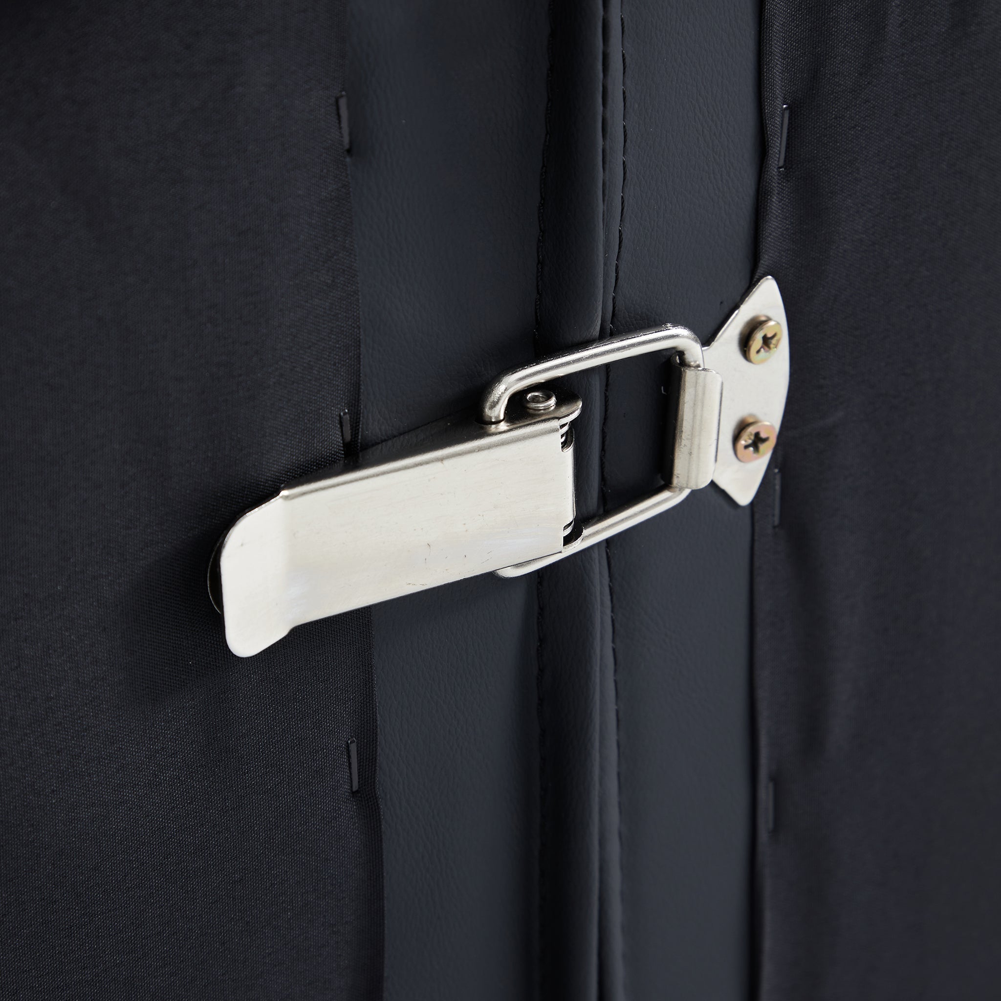 Canapé en cuir noir minimaliste géométrique