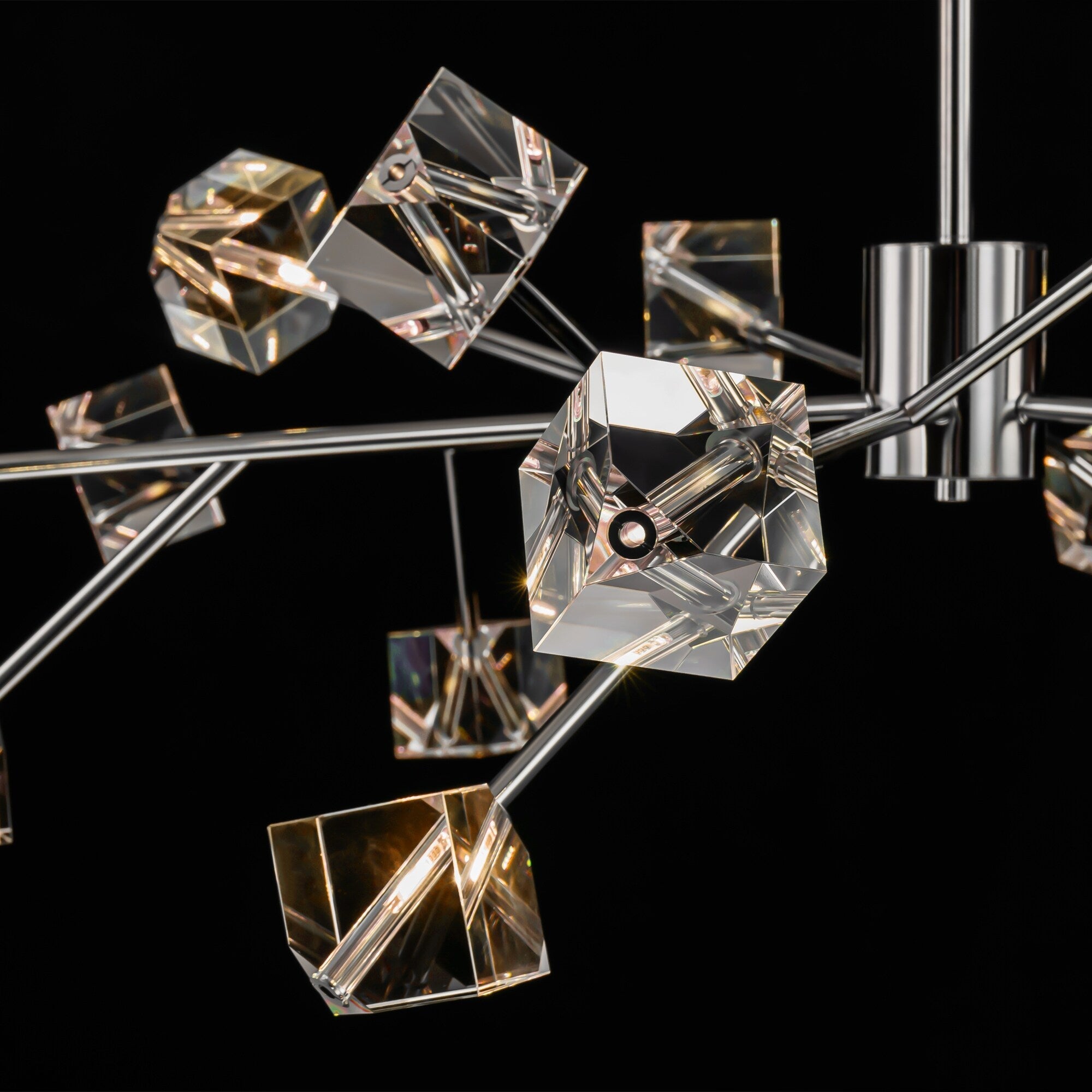 Lustre en cristal linéaire Sputnik à 18 lumières, design moderne et glamour, idéal pour une salle à manger ou un salon.