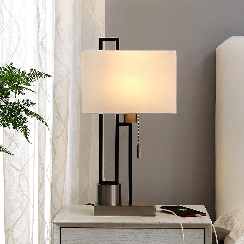 Lampe de table noir mat/nickel brossé avec port USB et abat-jour en lin blanc, ampoule LED 9,5 W incluse - 21 H