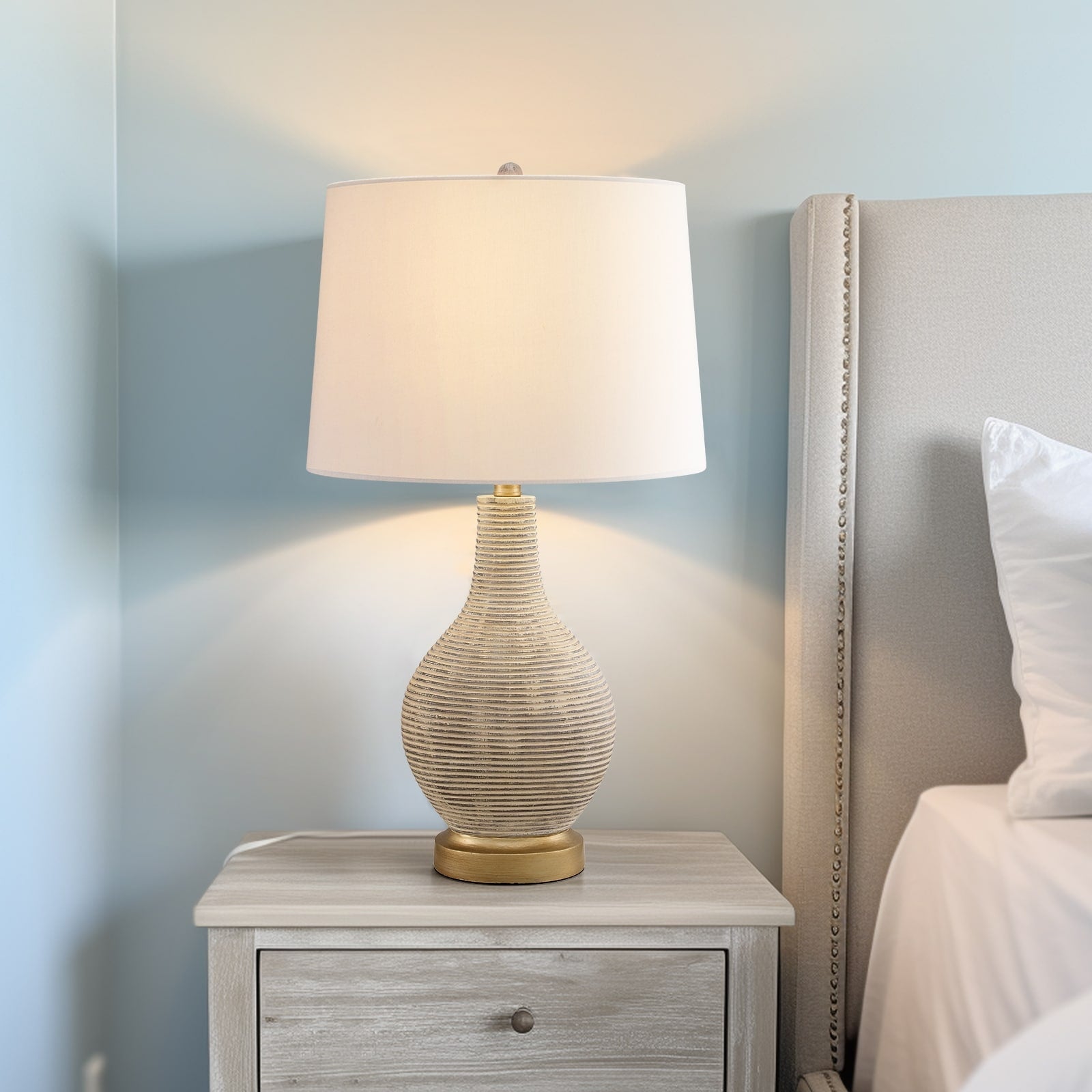 Lampe de table de style campagnard beige délavé/doré de 24,5 pouces avec abat-jour en lin blanc (lot de 2) - 24,5 H