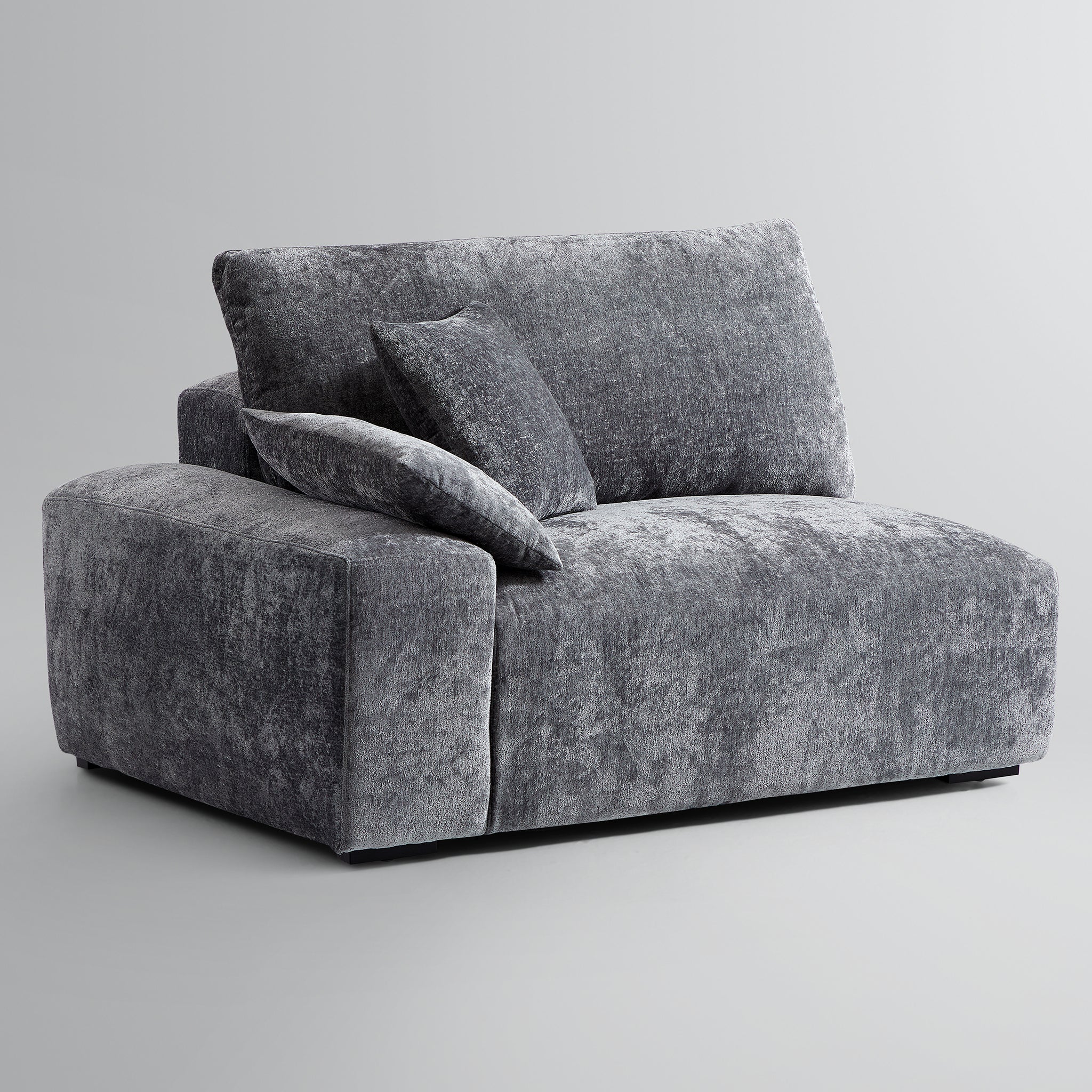 Le canapé et le pouf gris Empress