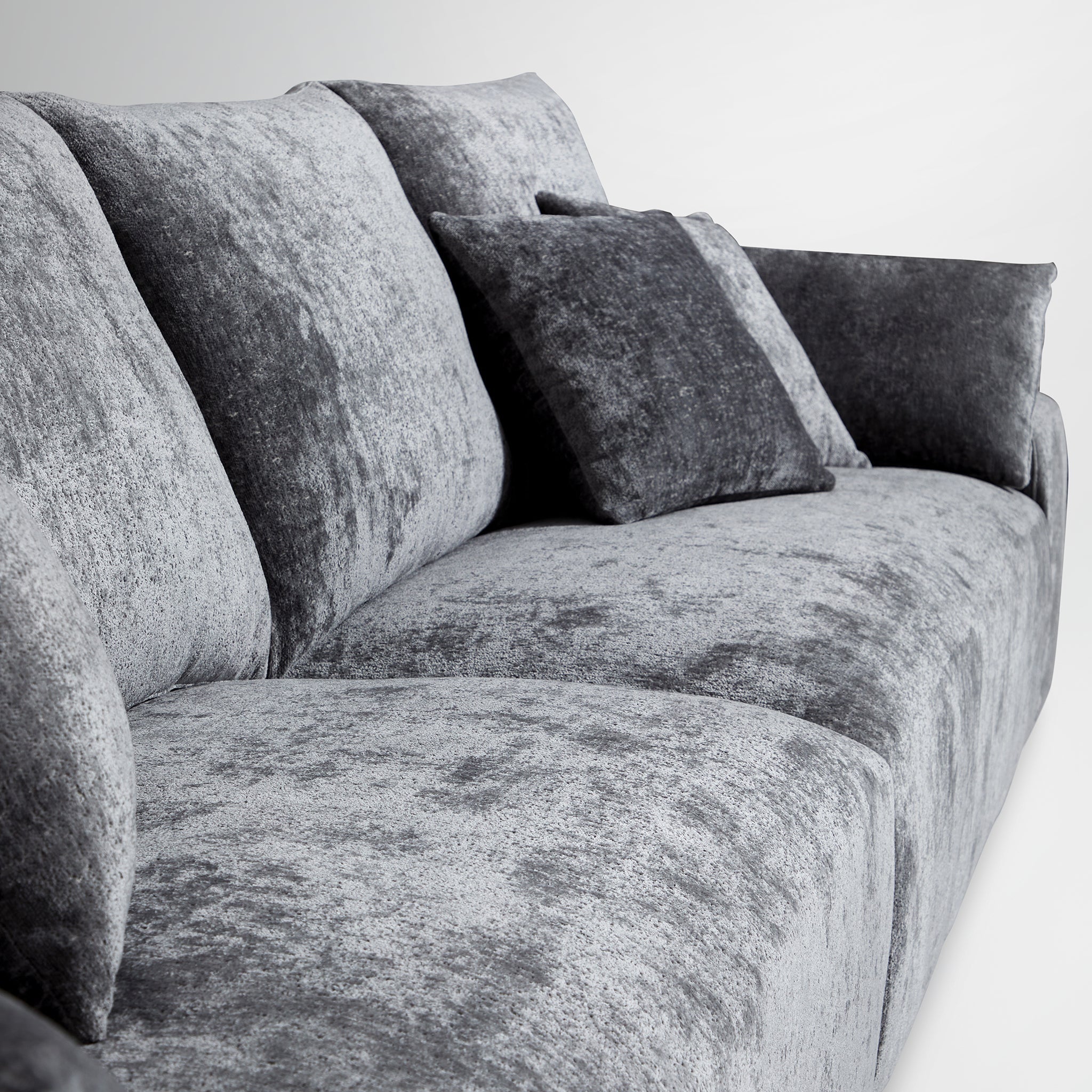 Le canapé et le pouf gris Empress