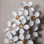 Décoration murale avec cadre en bois et bouquet de fleurs en métal blanc et doré (lot de 2)