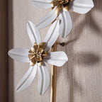 Décoration murale avec cadre en bois et bouquet de fleurs en métal blanc et doré (lot de 2)
