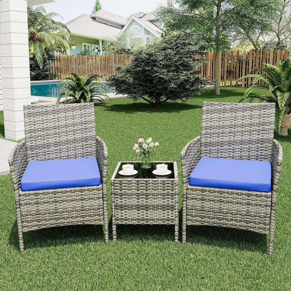 Ensemble de 3 chaises en rotin et osier avec table basse en verre