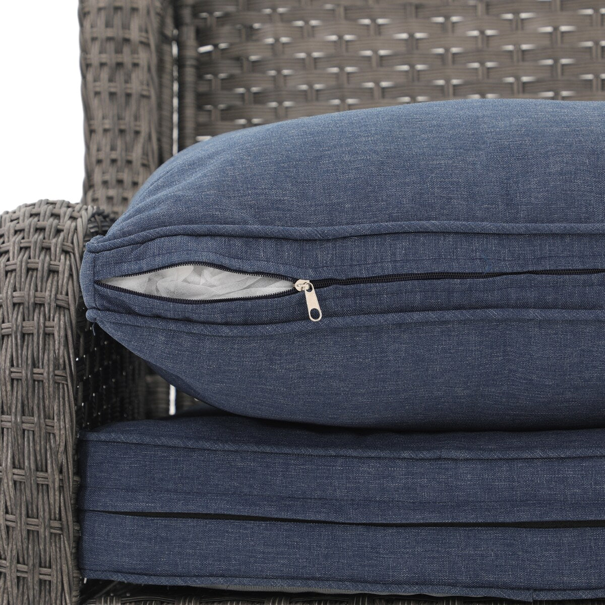 Chaises d'extérieur pivotantes à 360 degrés en osier avec table carrée