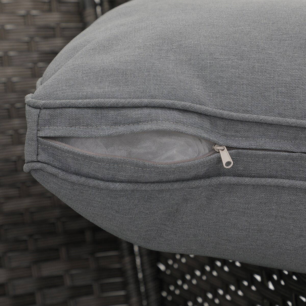 Chaises d'extérieur pivotantes à 360 degrés en osier avec table carrée