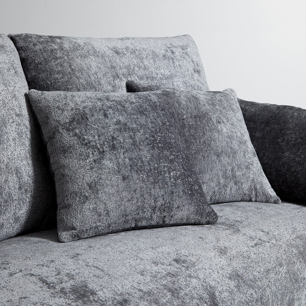 Le canapé et le pouf gris Empress