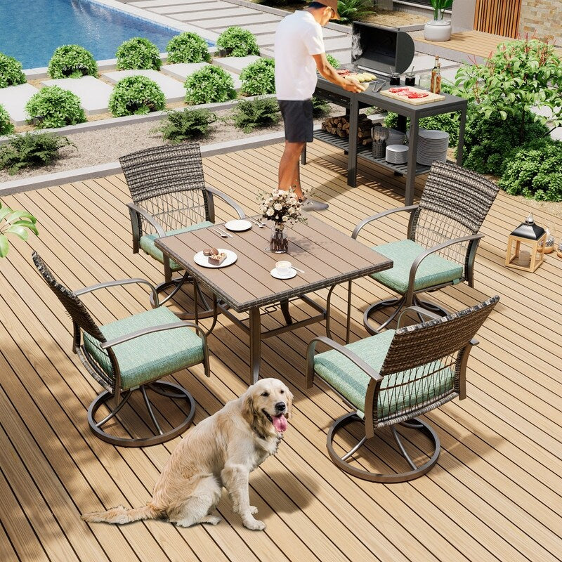 Ensemble de salle à manger d'extérieur en métal 5 pièces avec table carrée et chaises pivotantes en rotin avec coussin