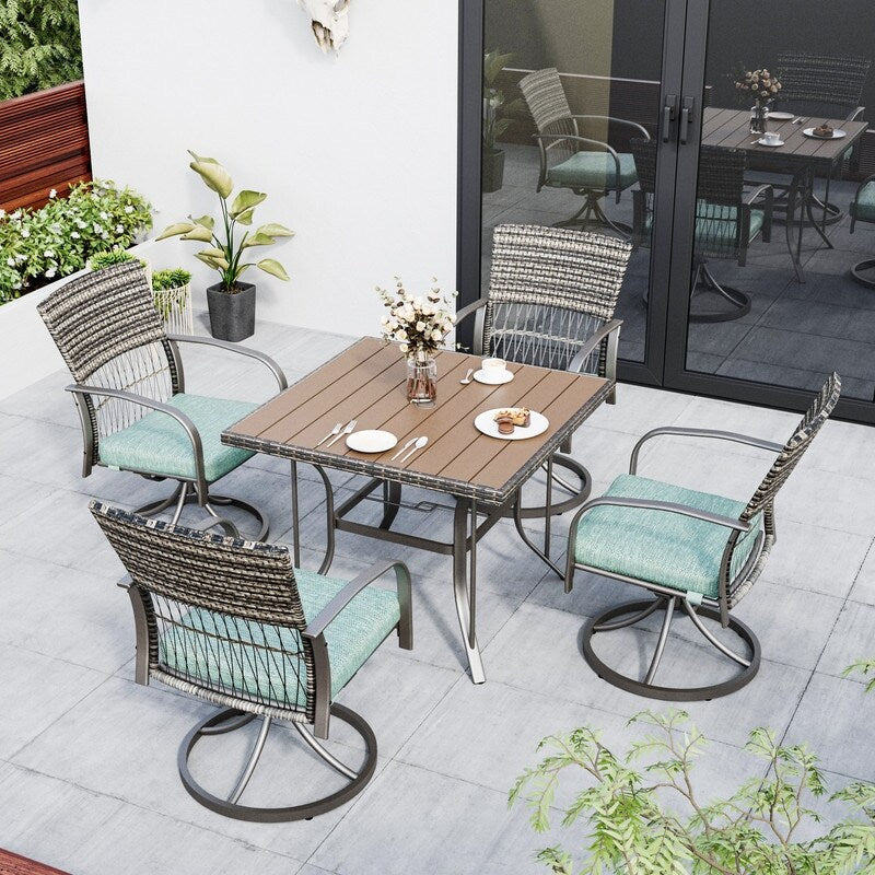 Ensemble de salle à manger d'extérieur en métal 5 pièces avec table carrée et chaises pivotantes en rotin avec coussin