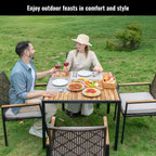 Ensemble de salle à manger d'extérieur en rotin 5 pièces avec chaises empilables, plateau de table en bois d'acacia de 35 po avec trou pour parasol