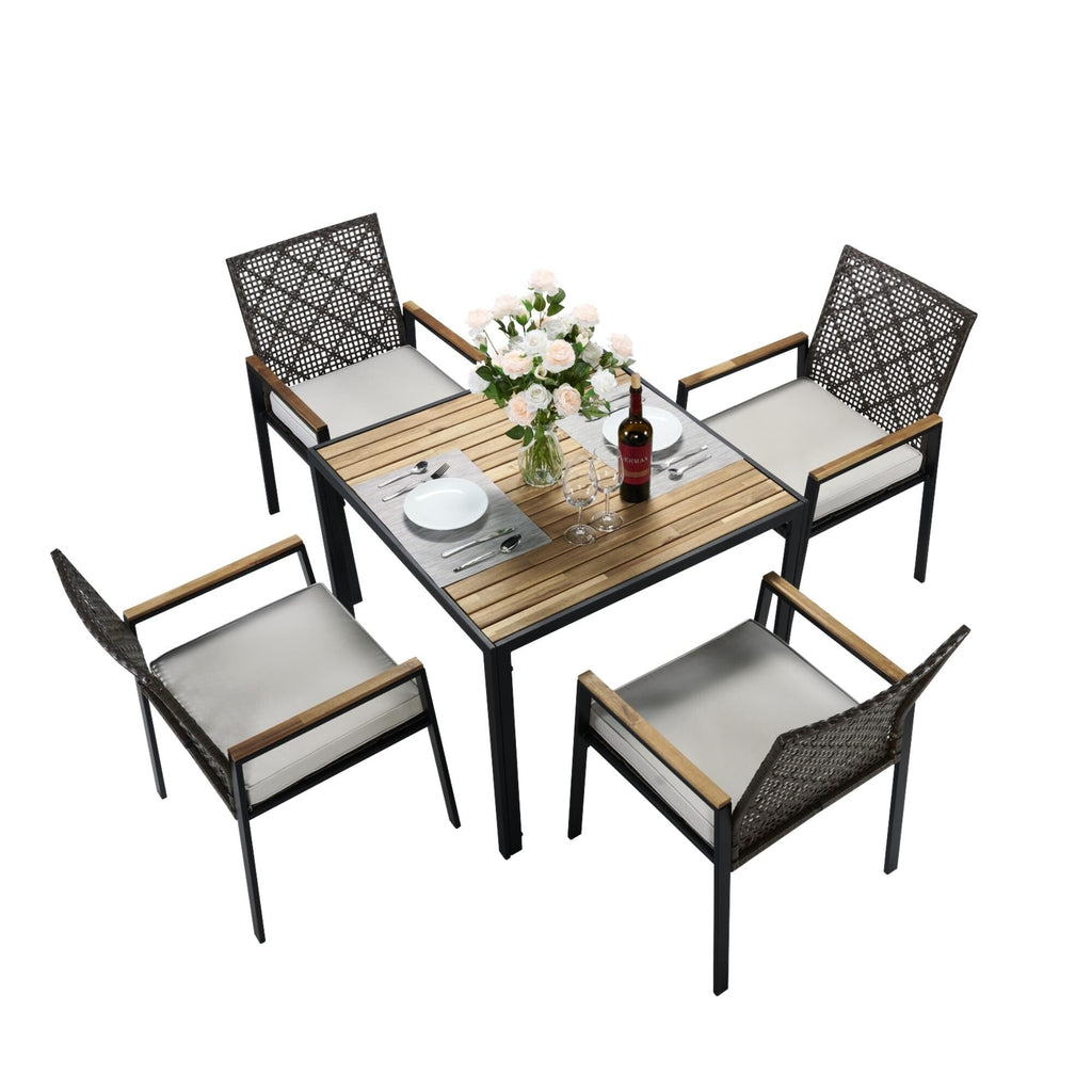 Ensemble de salle à manger d'extérieur en rotin 5 pièces avec chaises empilables, plateau de table en bois d'acacia de 35 po avec trou pour parasol