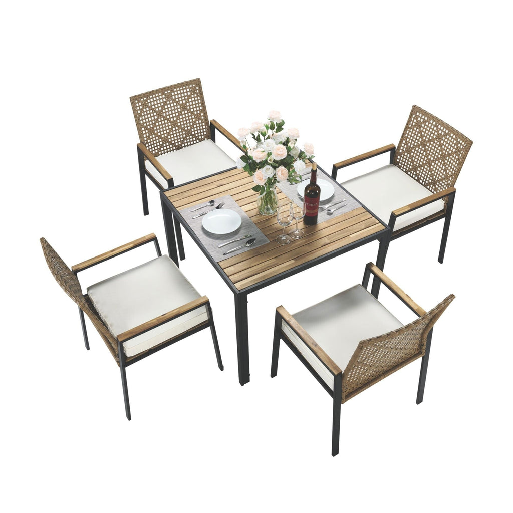 Ensemble de salle à manger d'extérieur en rotin 5 pièces avec chaises empilables, plateau de table en bois d'acacia de 35 po avec trou pour parasol