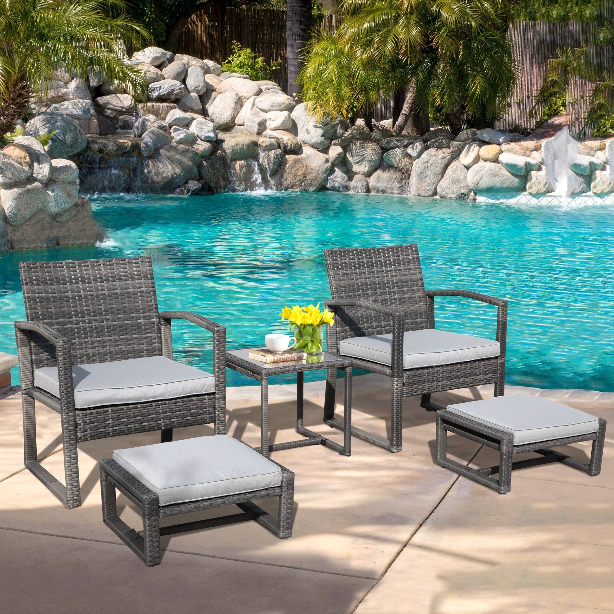 Ensemble de salon de jardin en osier 5 pièces avec fauteuils, poufs et table d'appoint