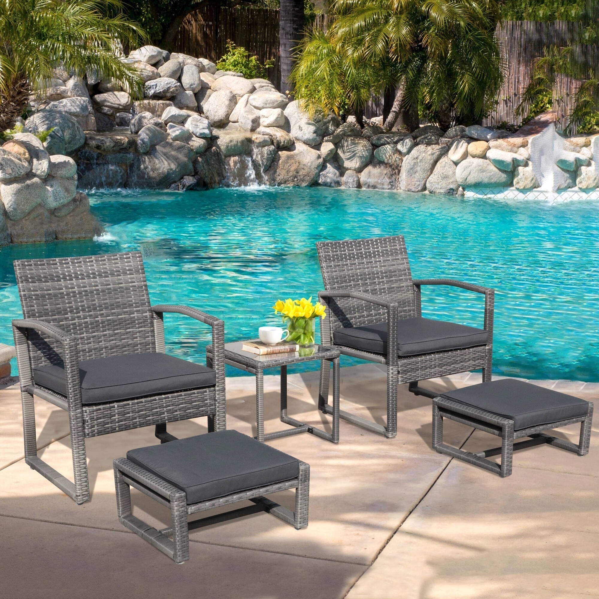 Ensemble de salon de jardin en osier 5 pièces avec fauteuils, poufs et table d'appoint